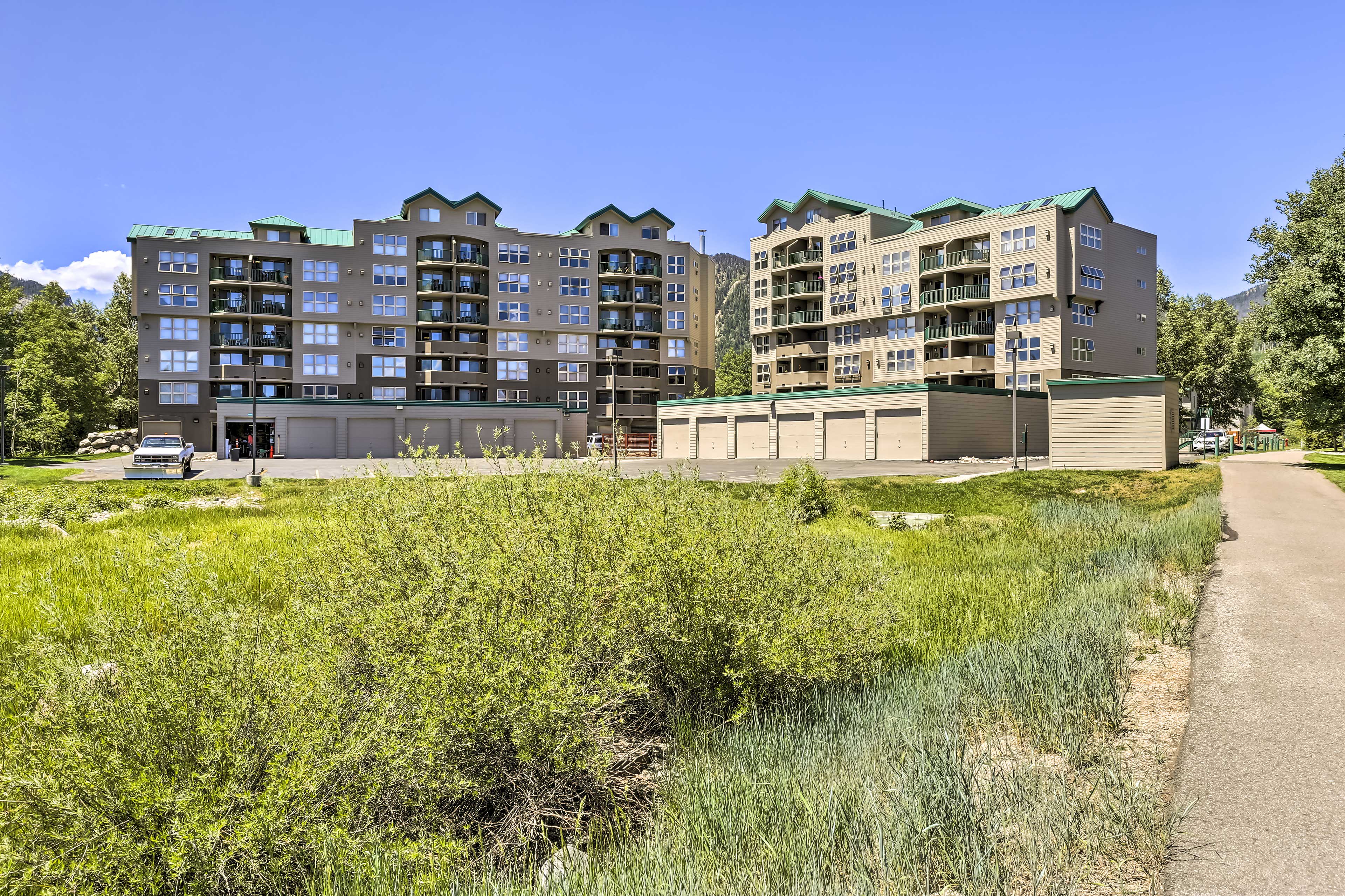 Towers at Lakepoint