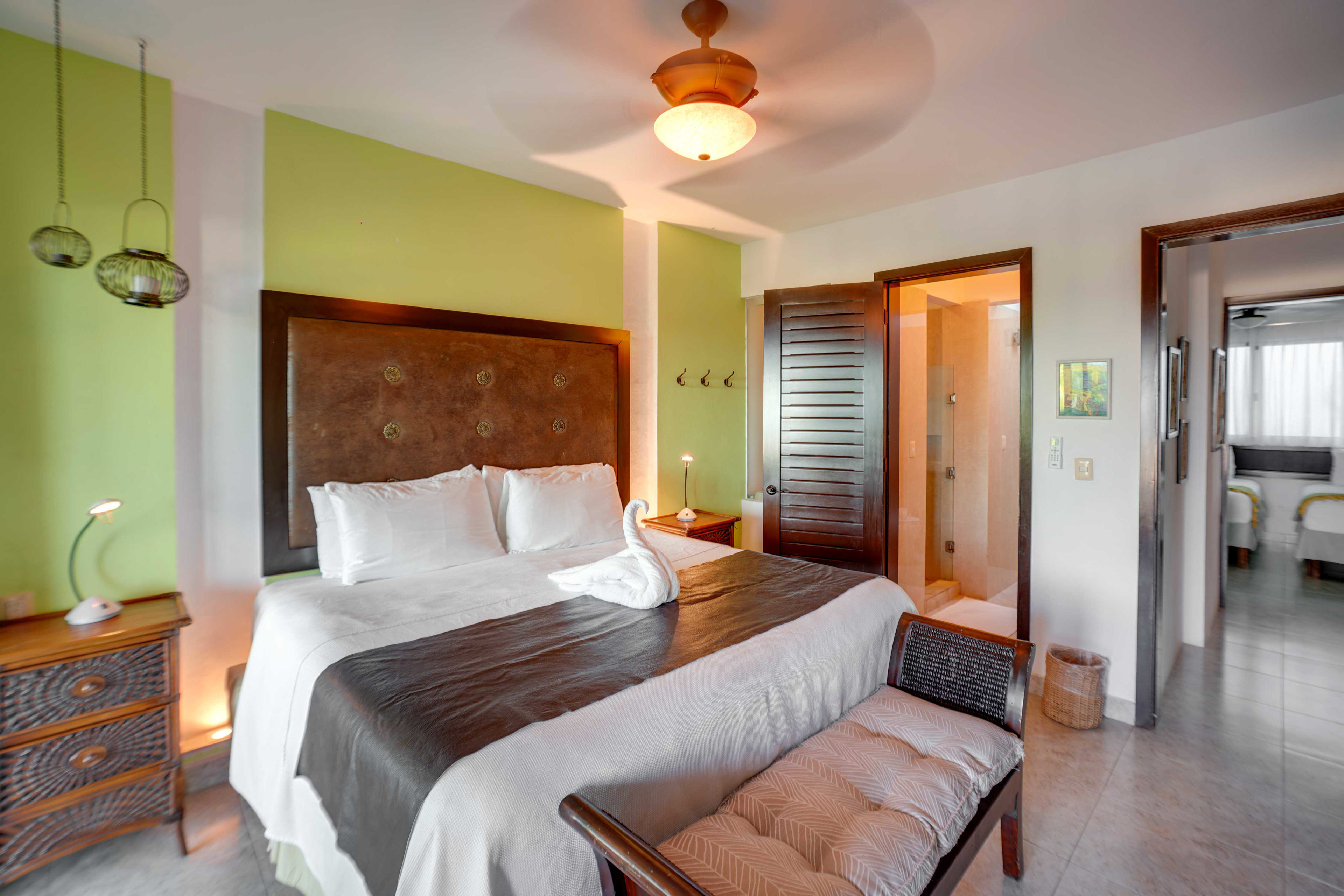 Main Villa | Bedroom 3 (Green Suite) | King Bed