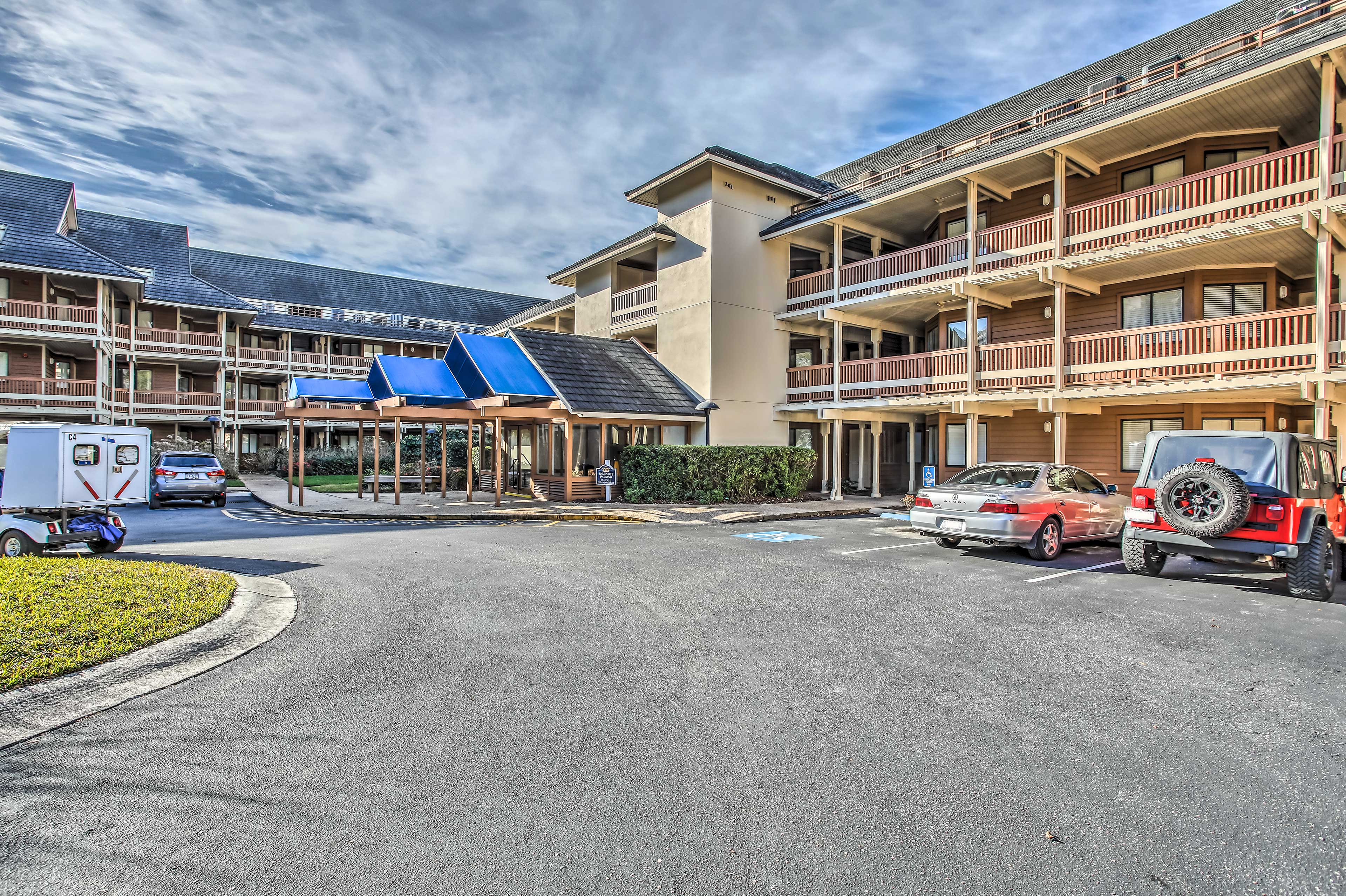 Condo Exterior | 1 Parking Space Available