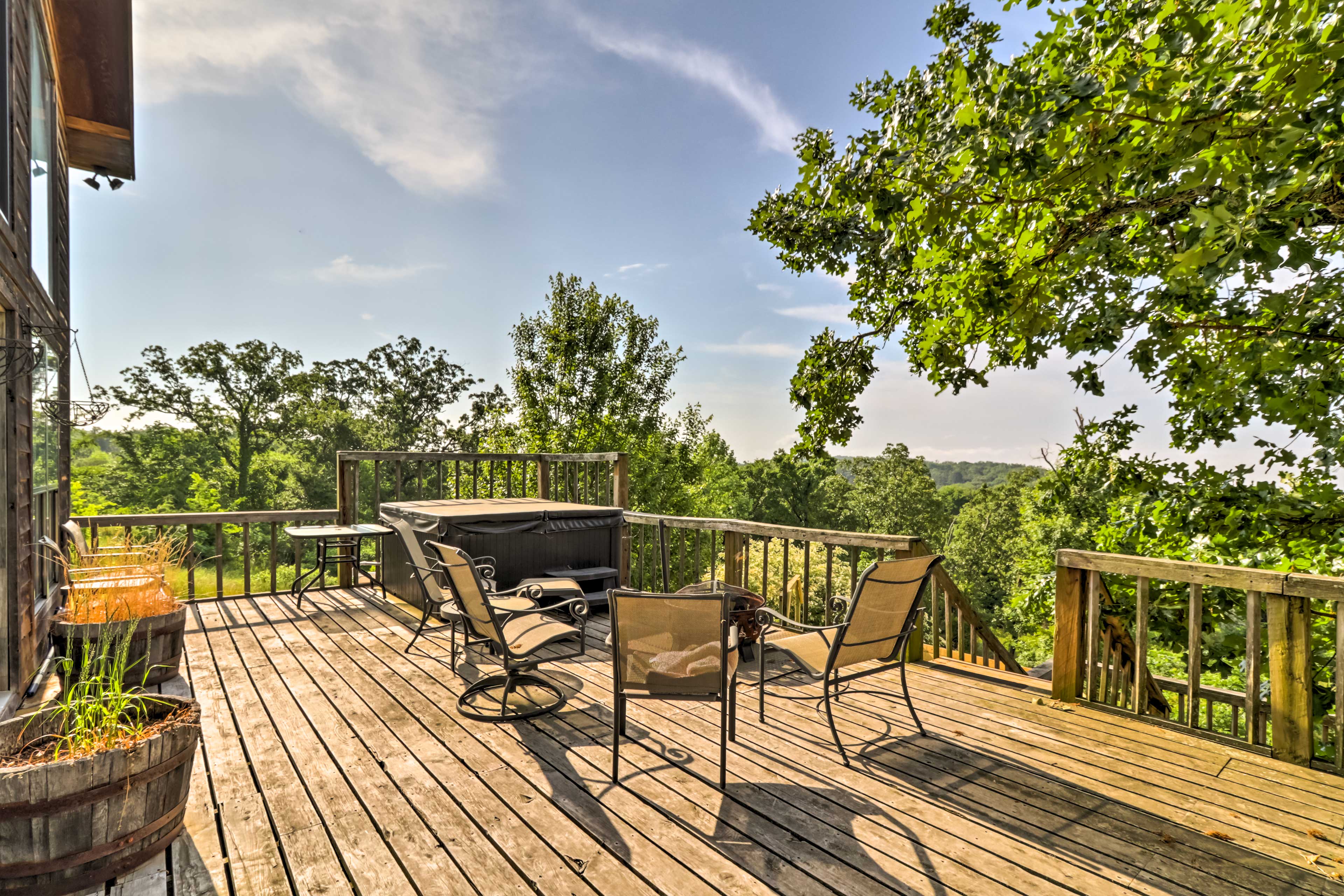 Private Deck | Hot Tub | Fire Pit