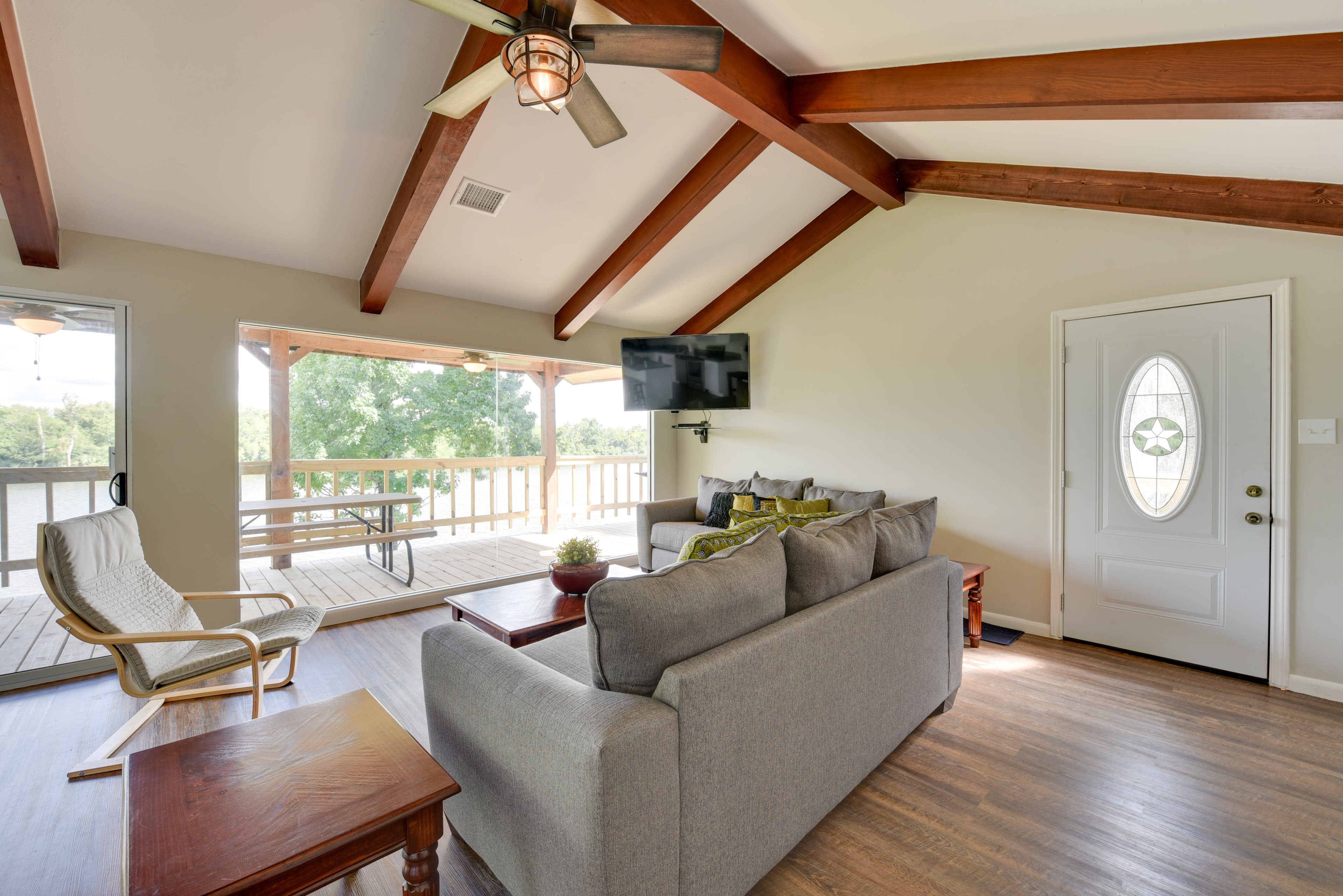 Living Room | Main Floor | Central Air Conditioning | Smart TV