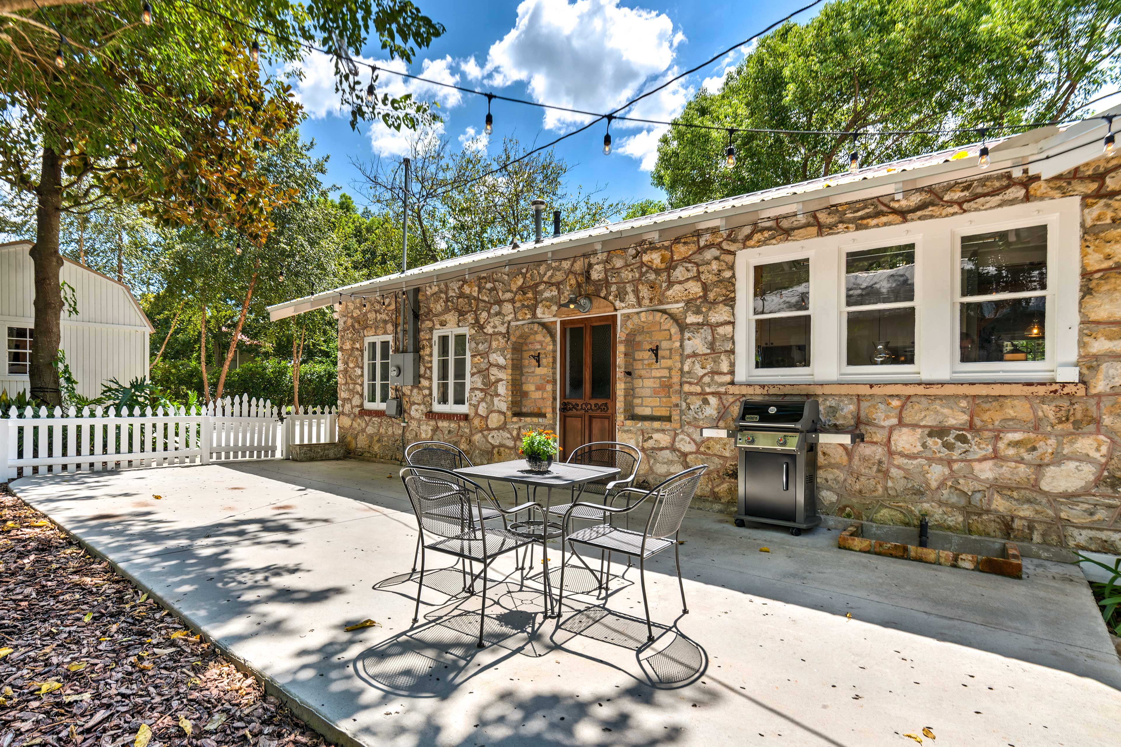 Private Patio | Gas Grill