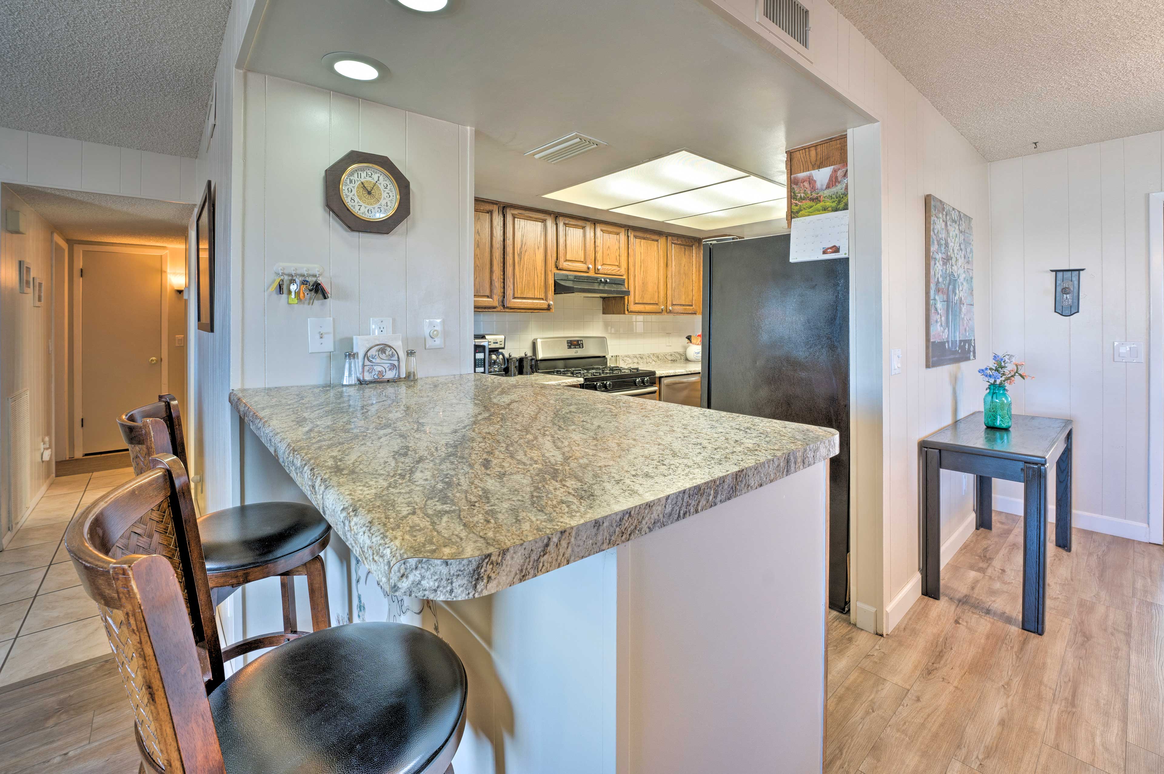 Fully Equipped Kitchen | Breakfast Bar