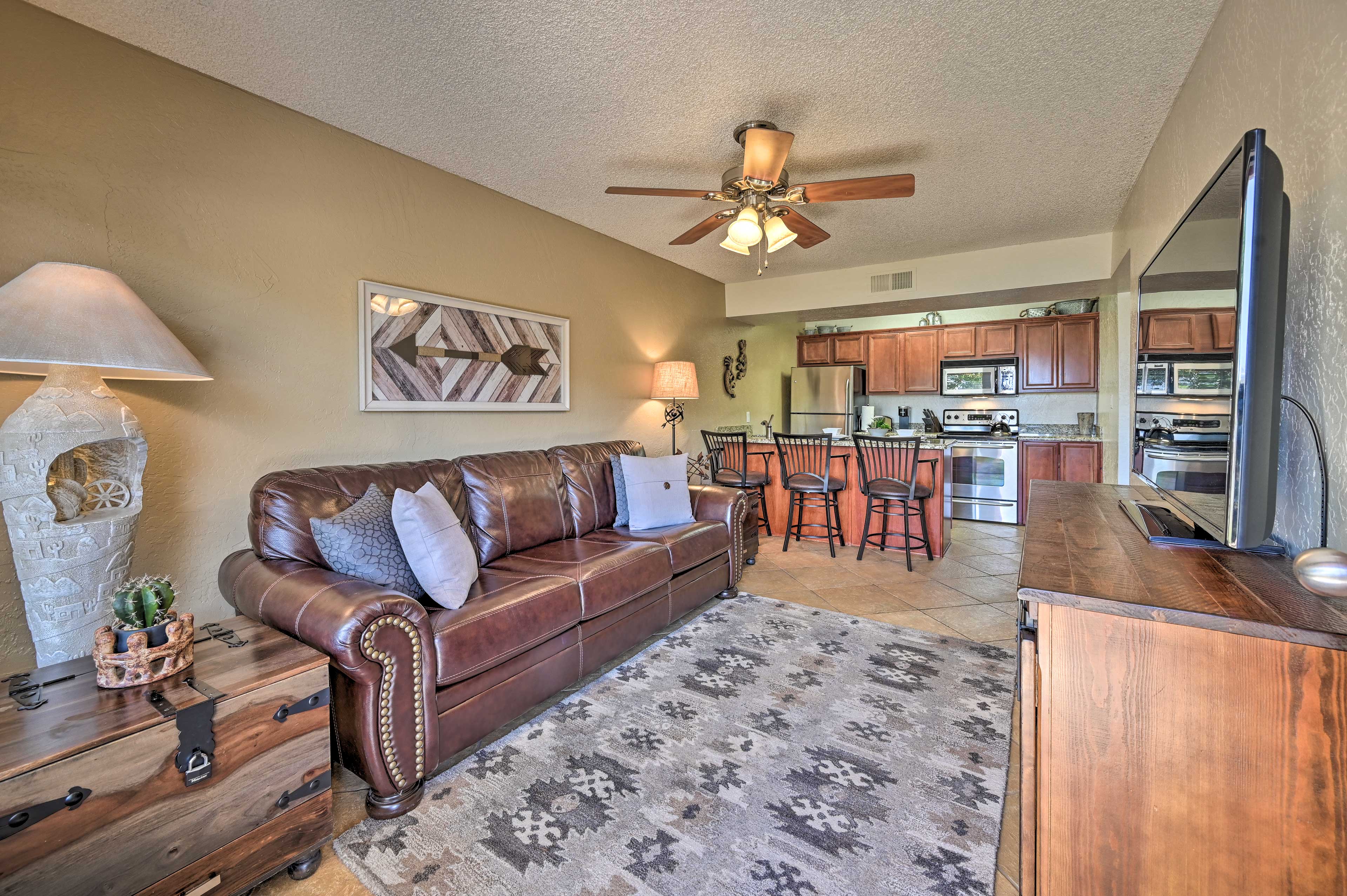 South Sedona Condo w/ Pool Access - Walk to Shops!