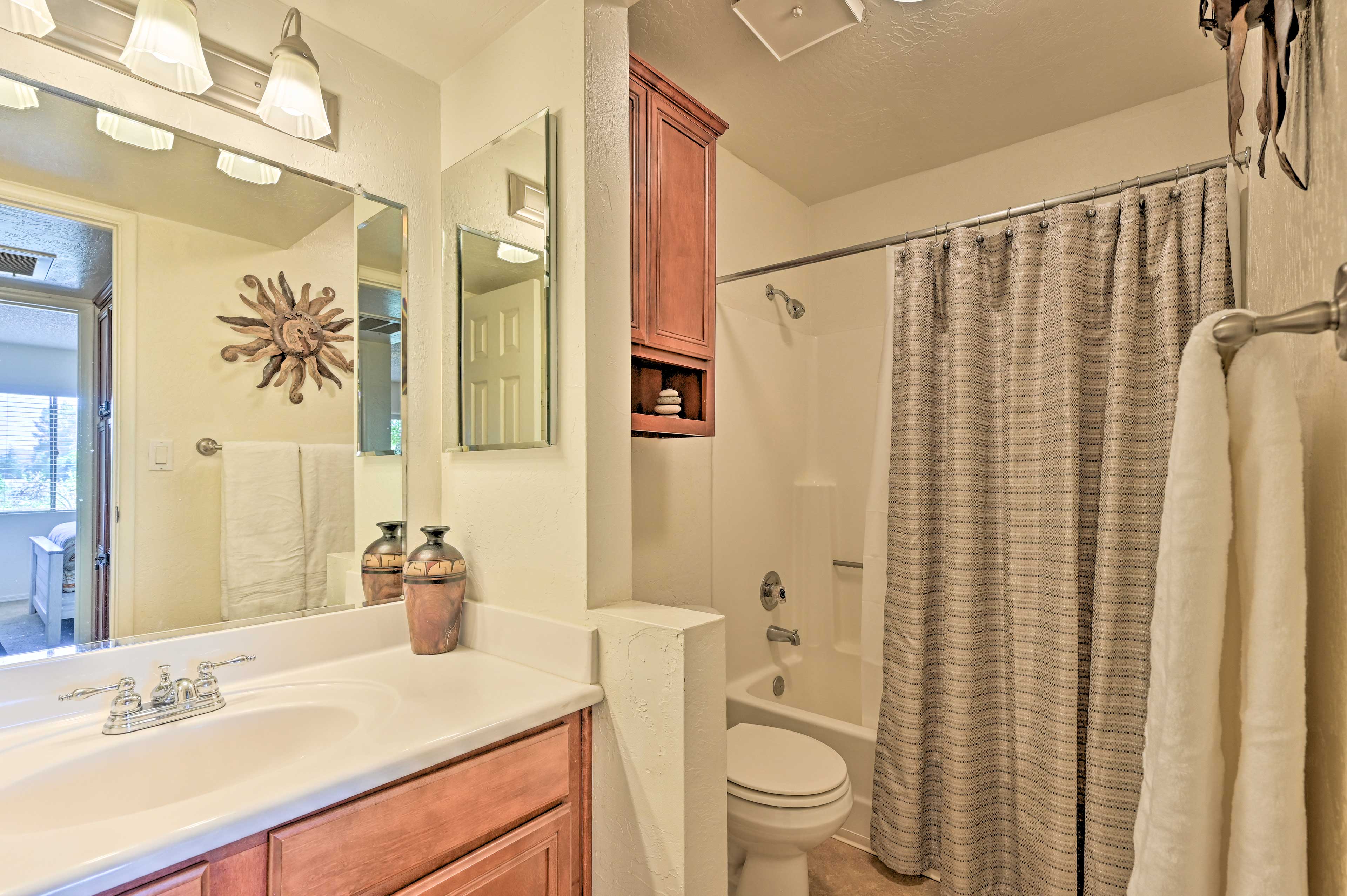 Bathroom | Linens & Towels Provided | Complimentary Basic Toiletries