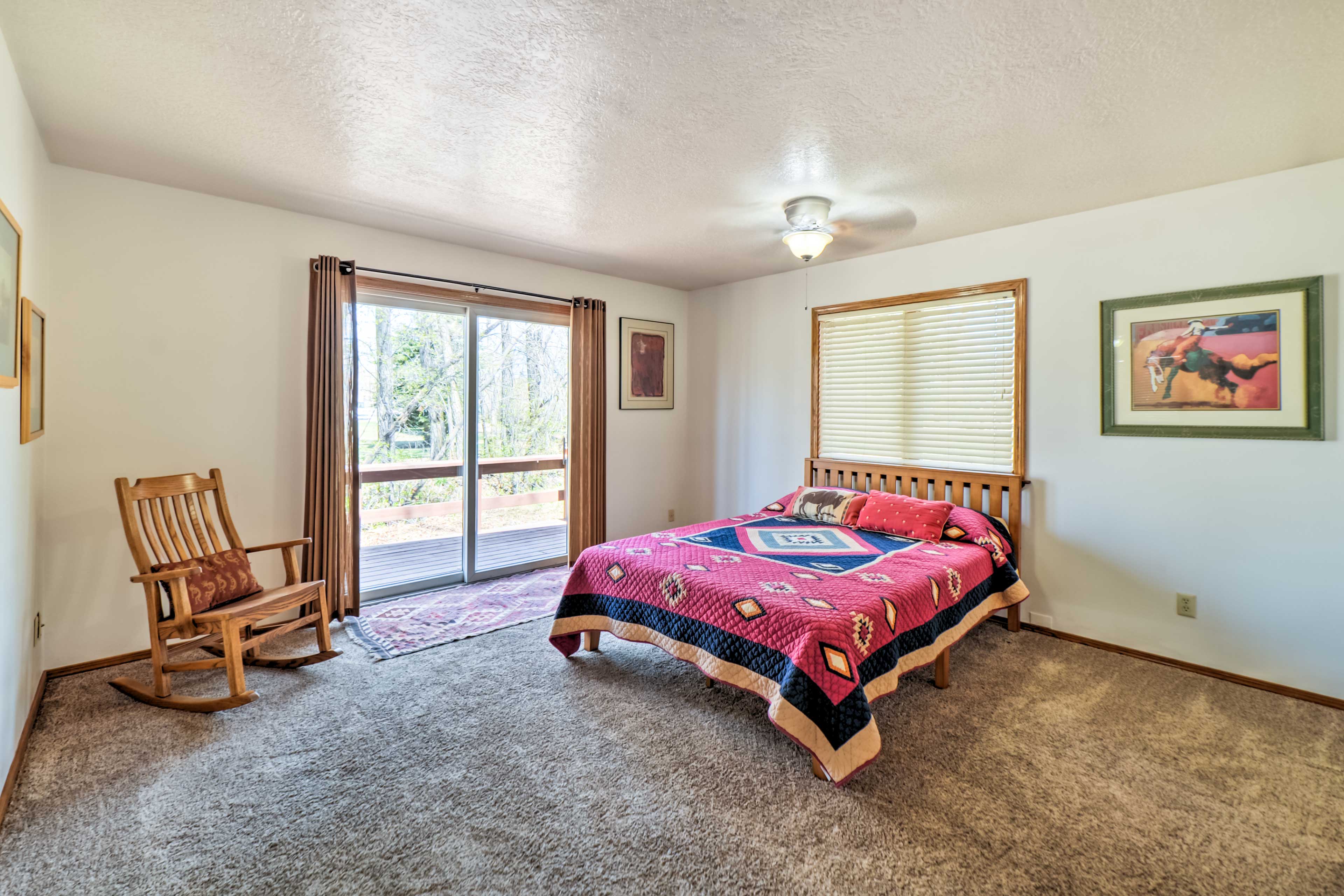 Bedroom 1 | Queen Bed | En-Suite Bathroom