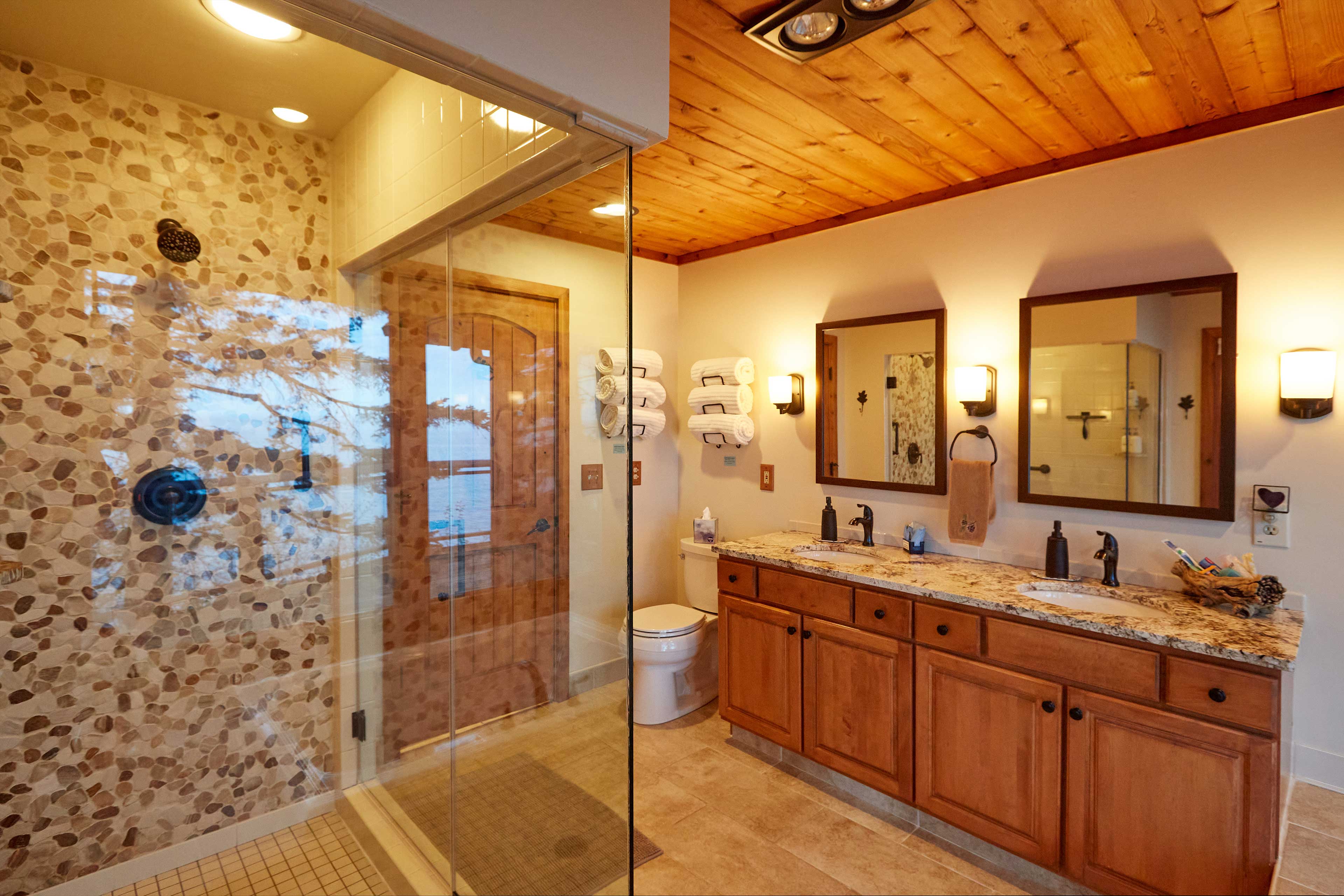 Full En-Suite Bathroom | Complimentary Toiletries | Soaking Tub