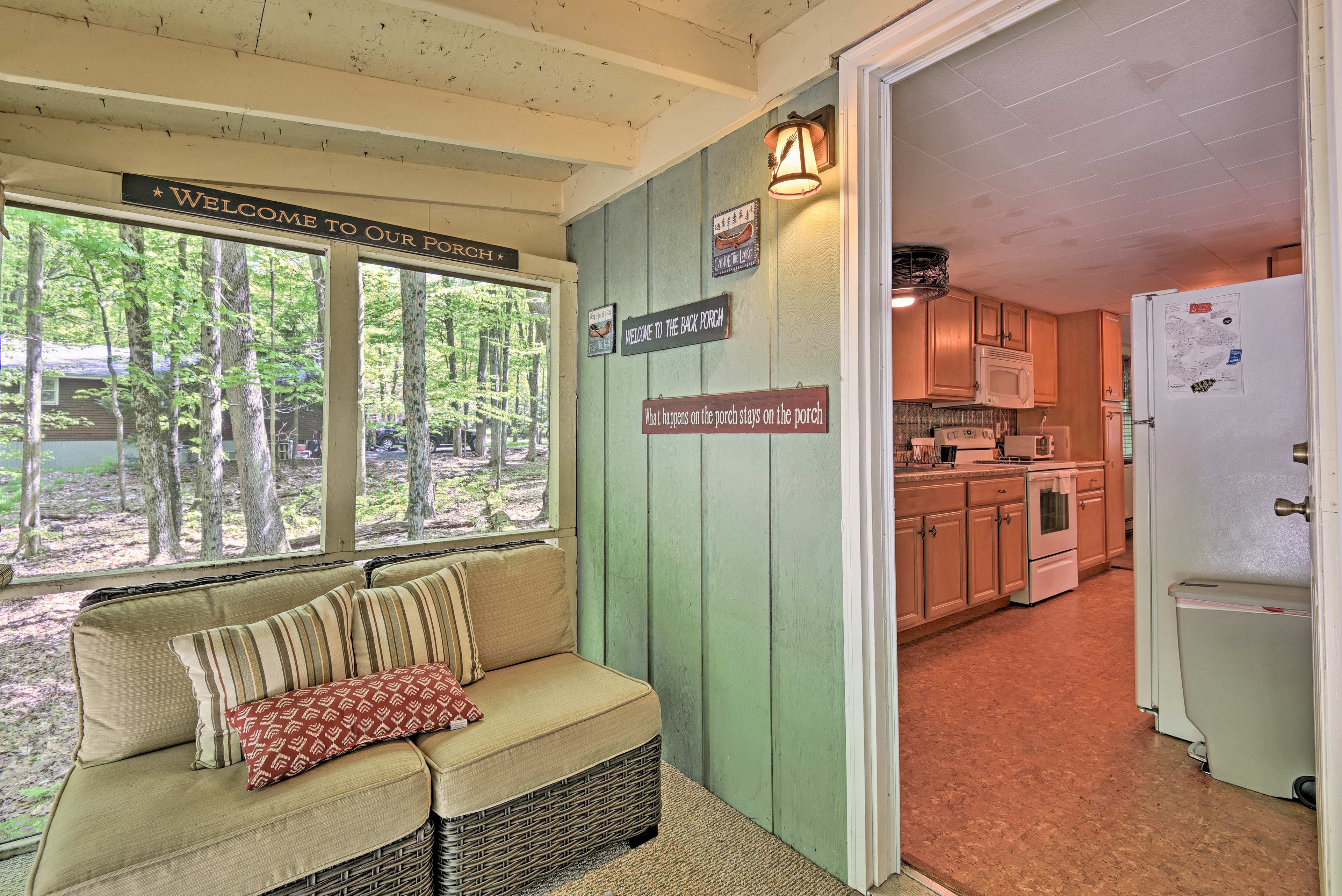 Screened-In Porch