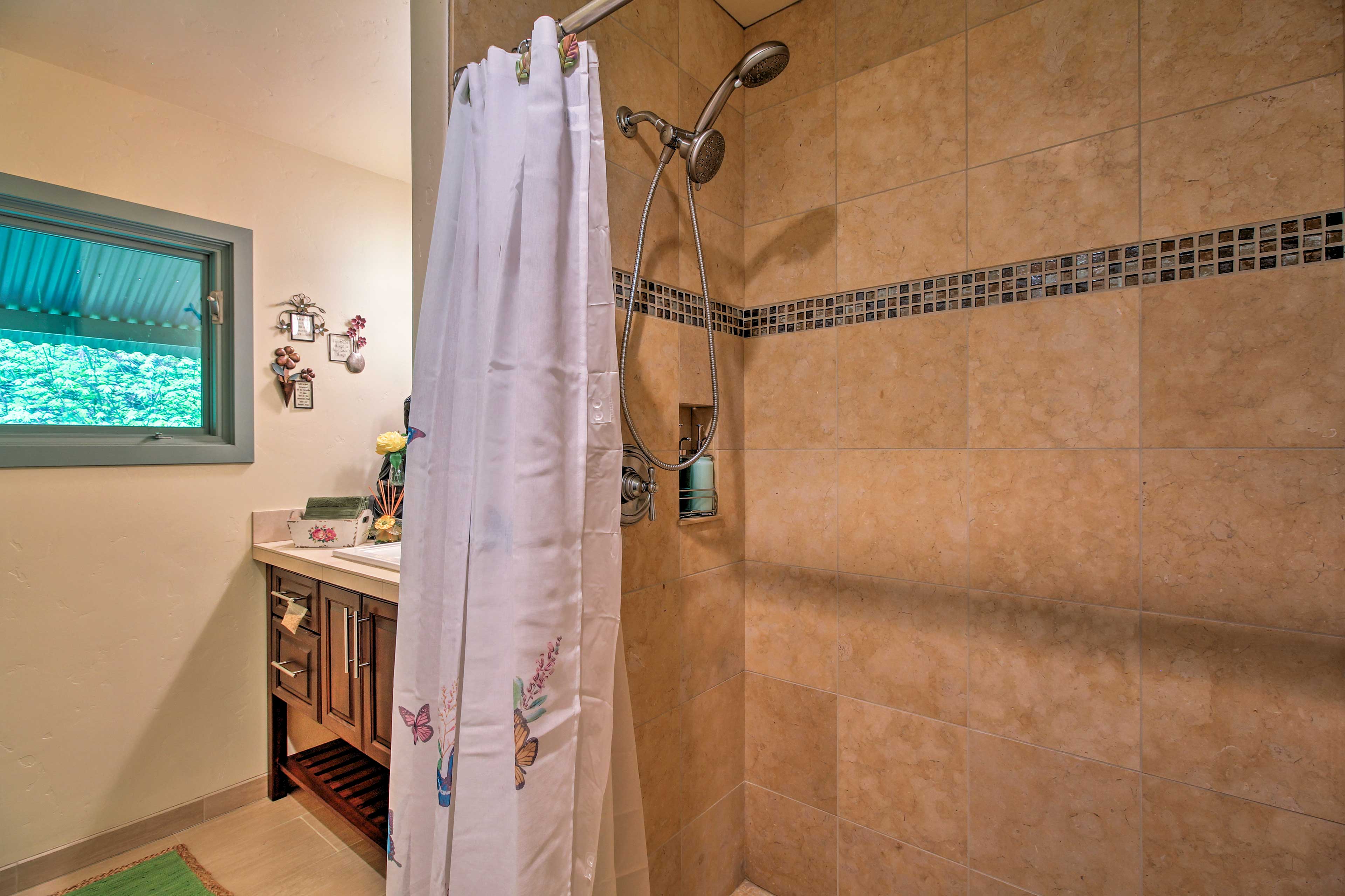 En-Suite Bathroom | Towels Provided