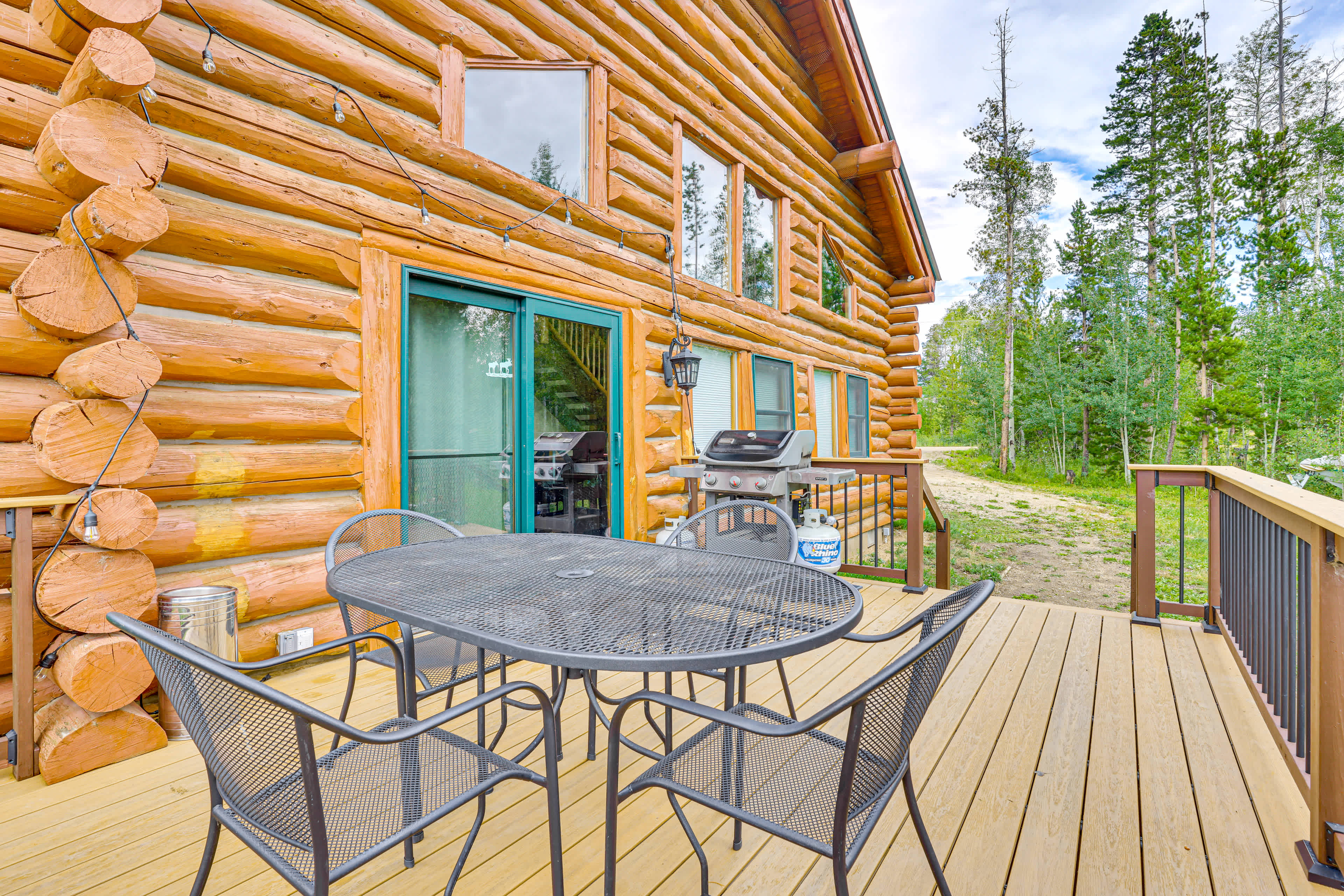 Private Deck | Access to Kitchen