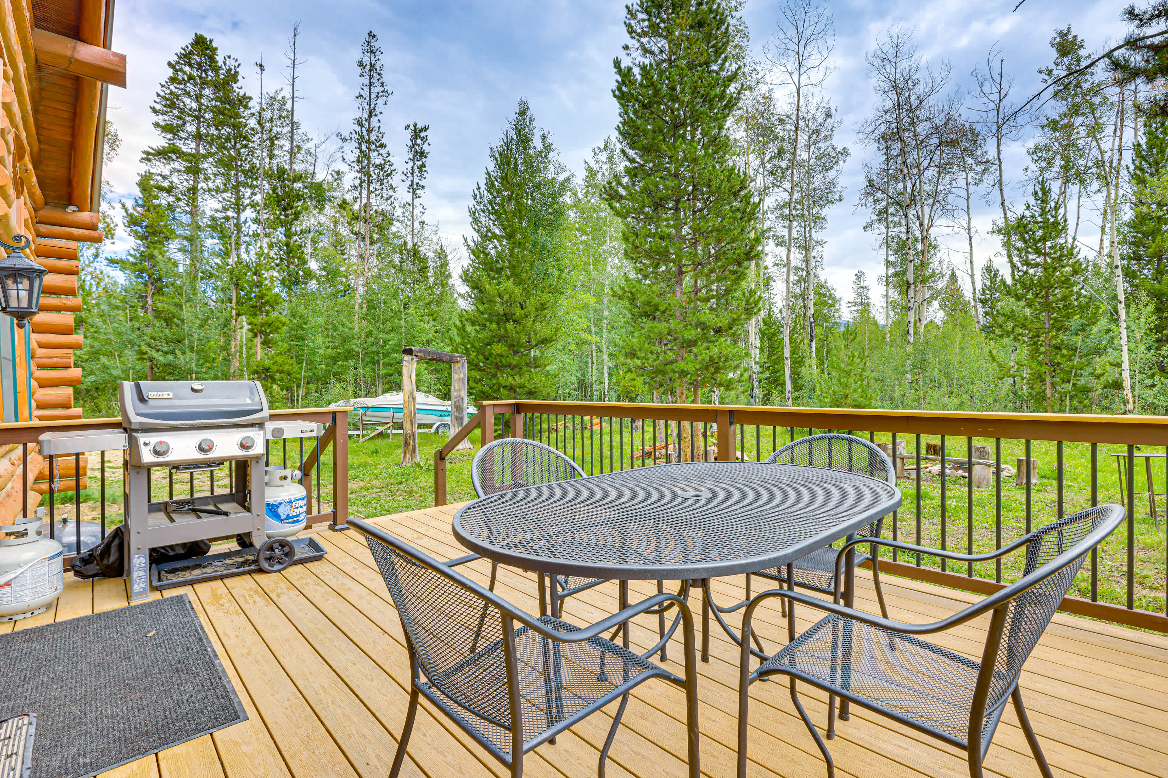 Private Deck | Gas Grill