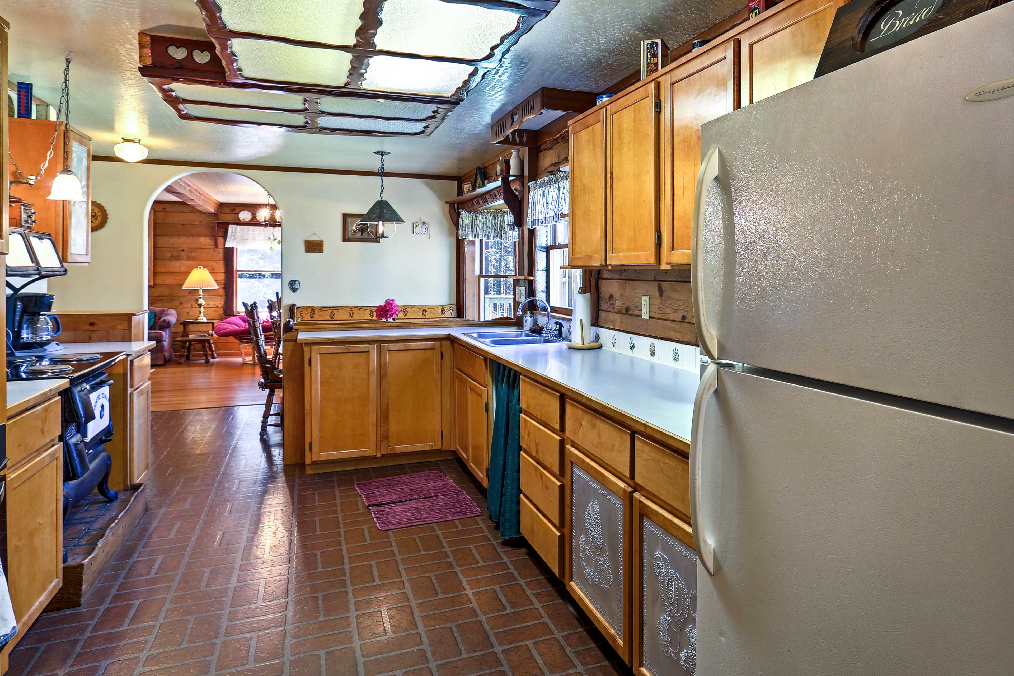 Store ice and snacks in the full refrigerator and freezer.