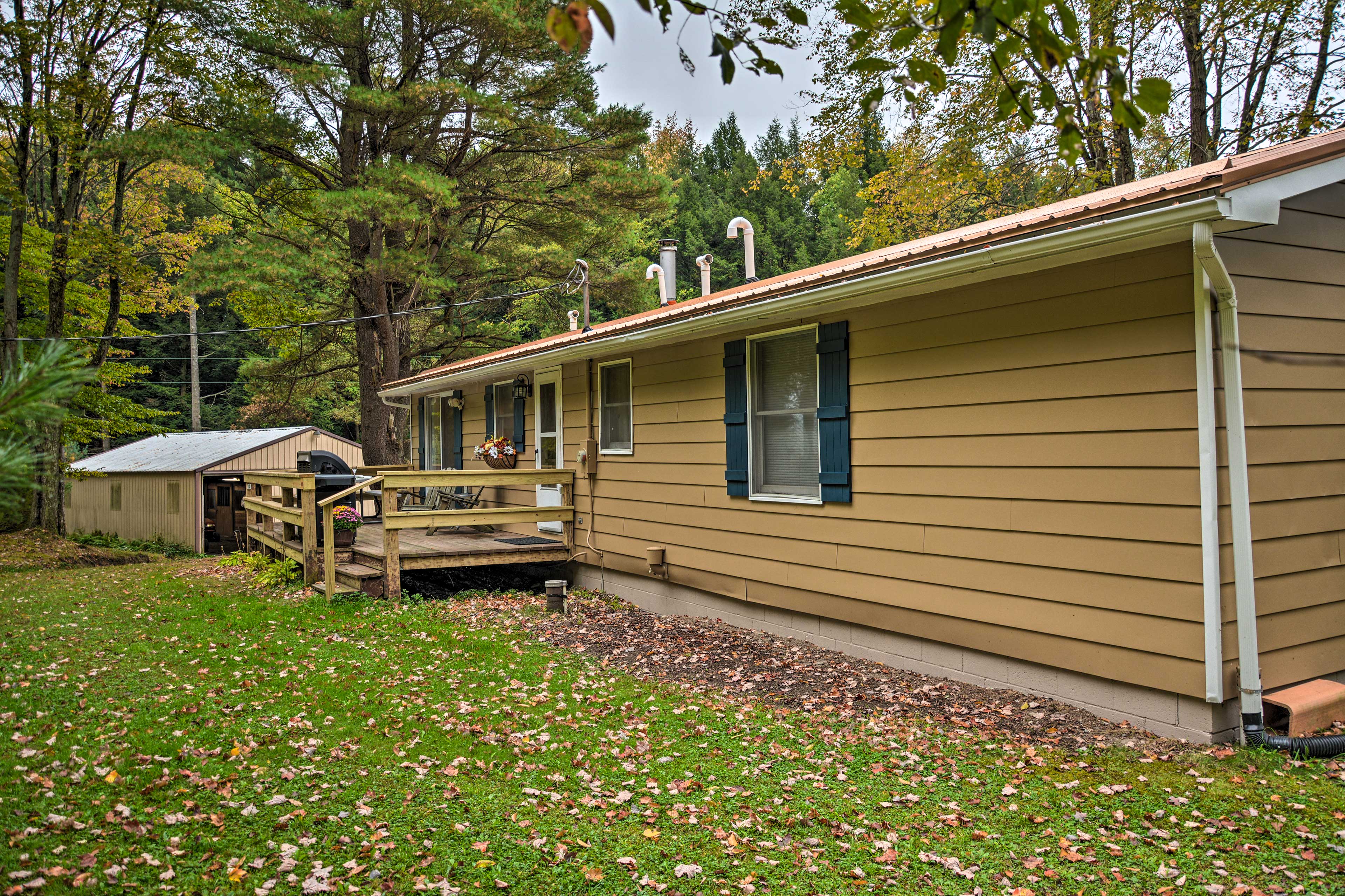 Parking | Gravel Driveway (5 Vehicles)