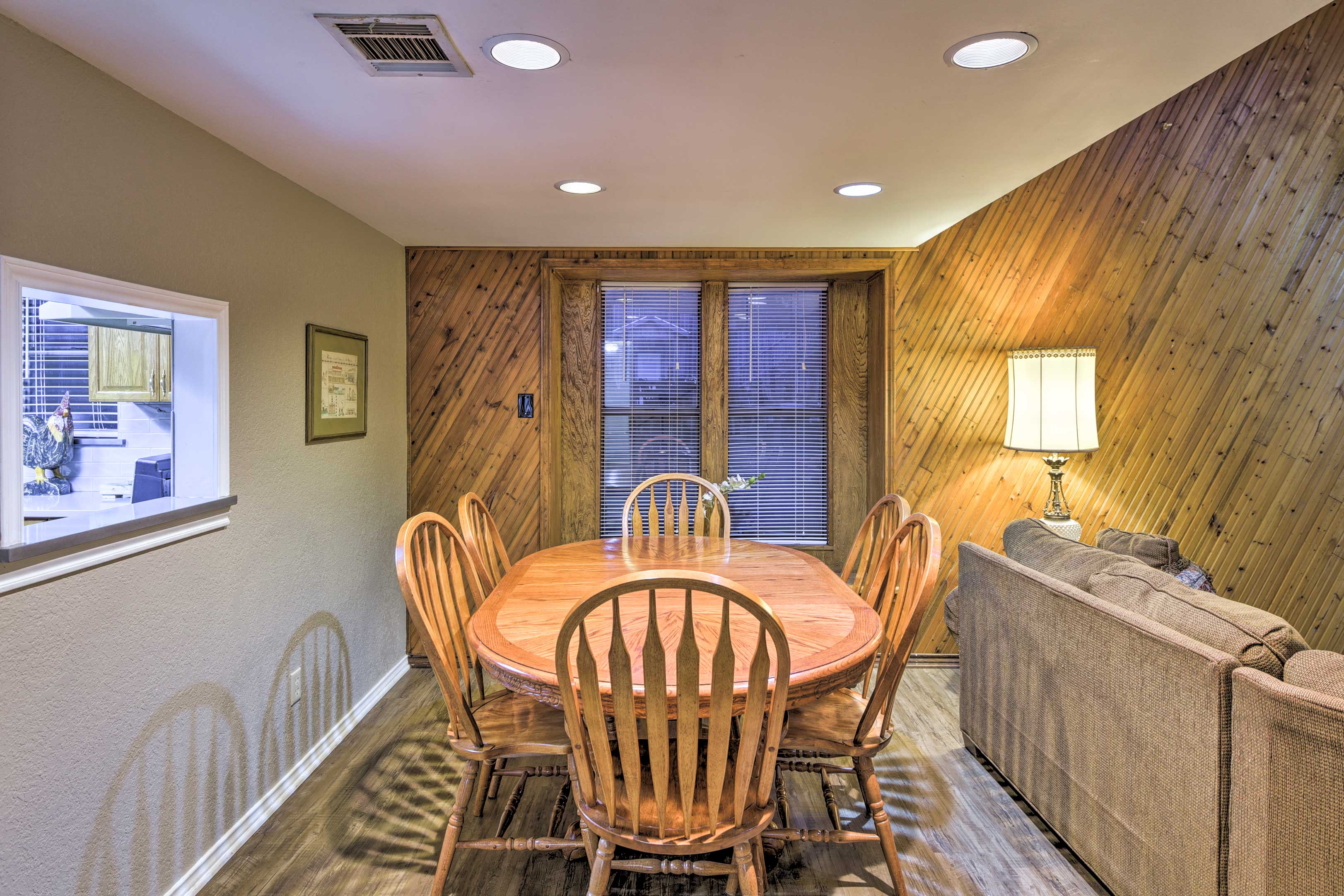 Dining Area | Dishware & Flatware