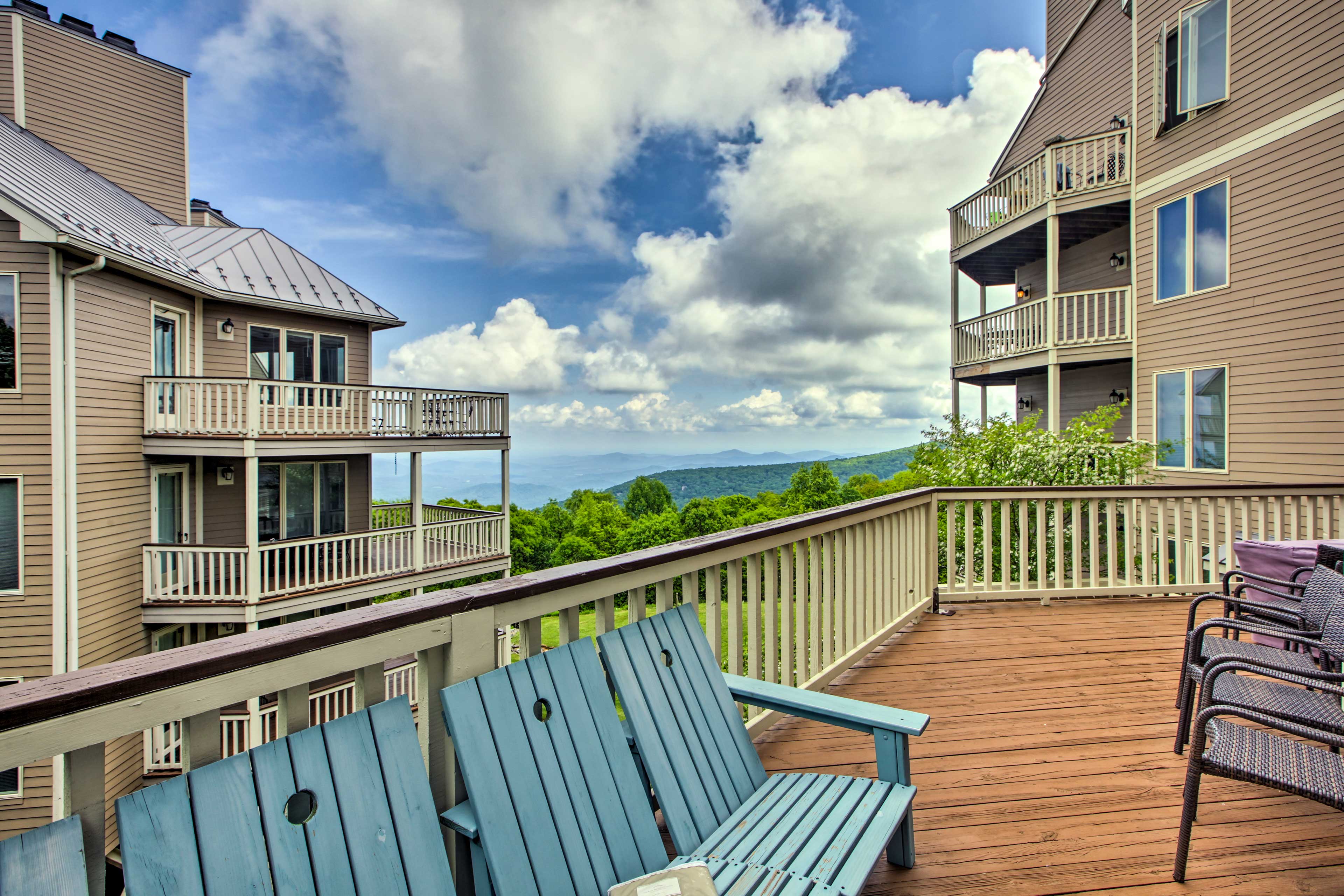 Private Deck | Views