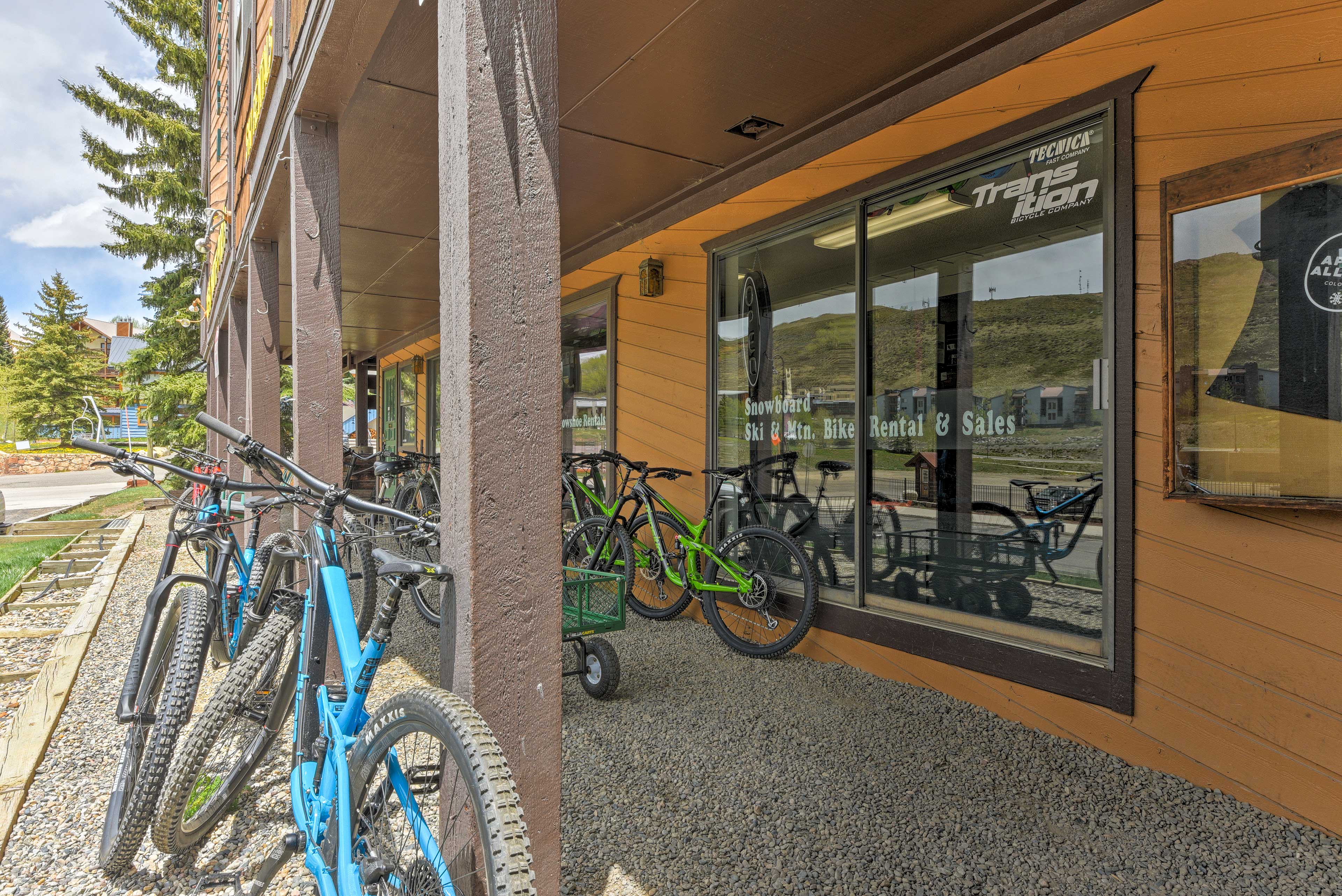 Ski & Bike Shop Next Door | 20% Discount for Guests