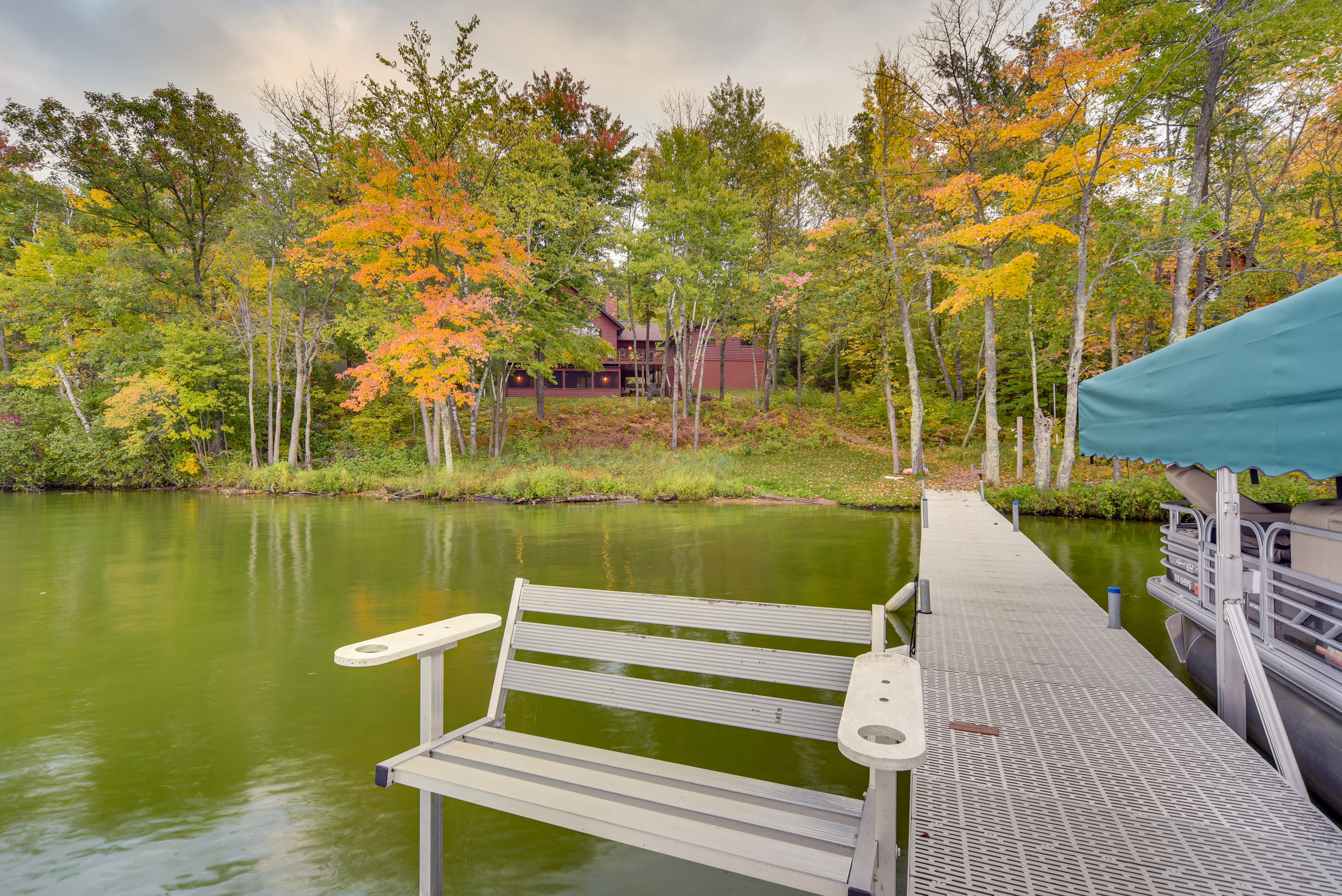 Private Dock | 14'-22' Boats Only