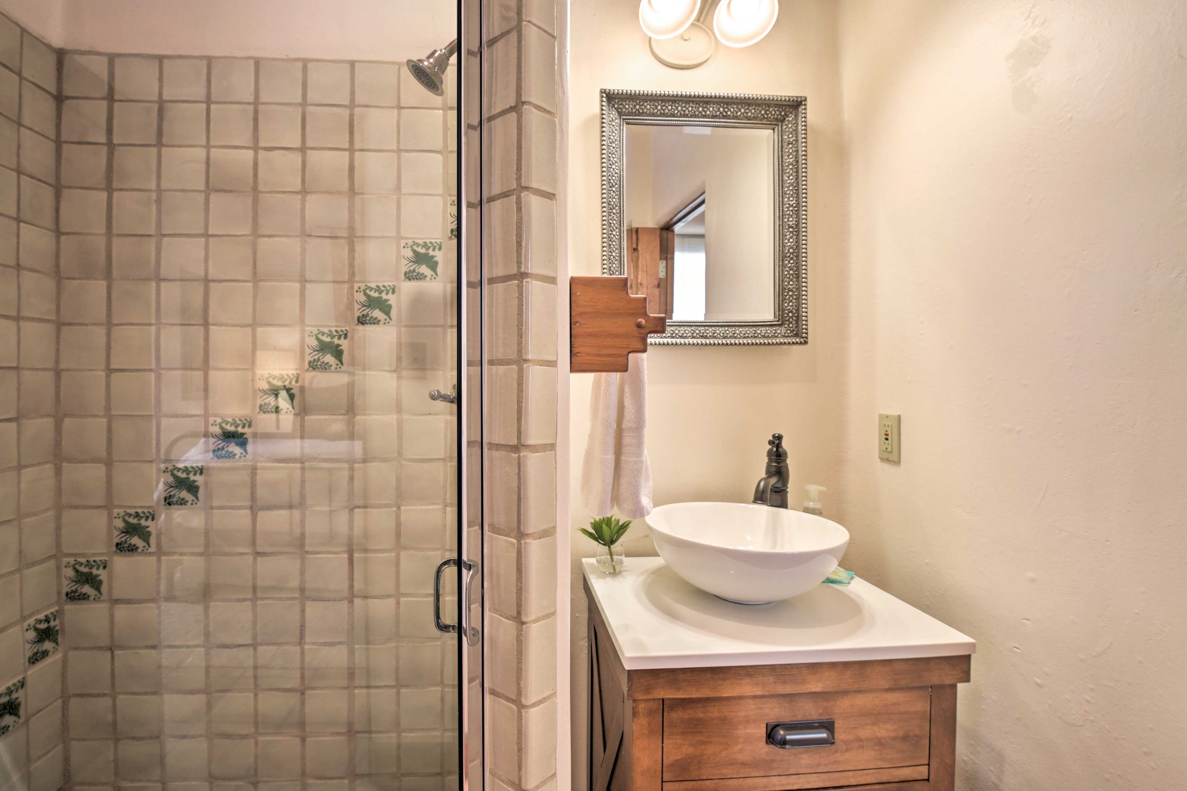 En-Suite Bathroom | Towels Provided