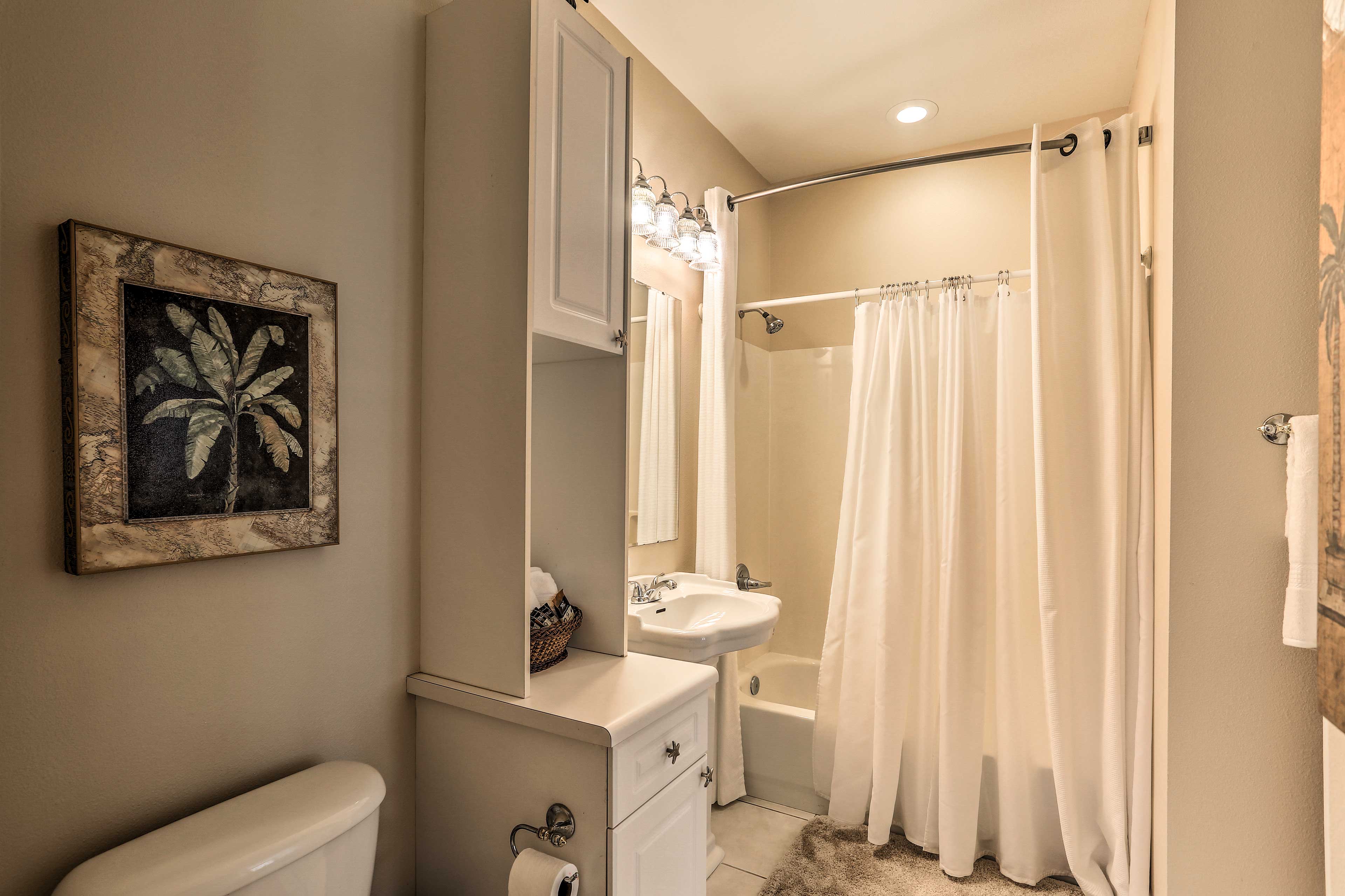 En-Suite Bathroom | Complimentary Toiletries