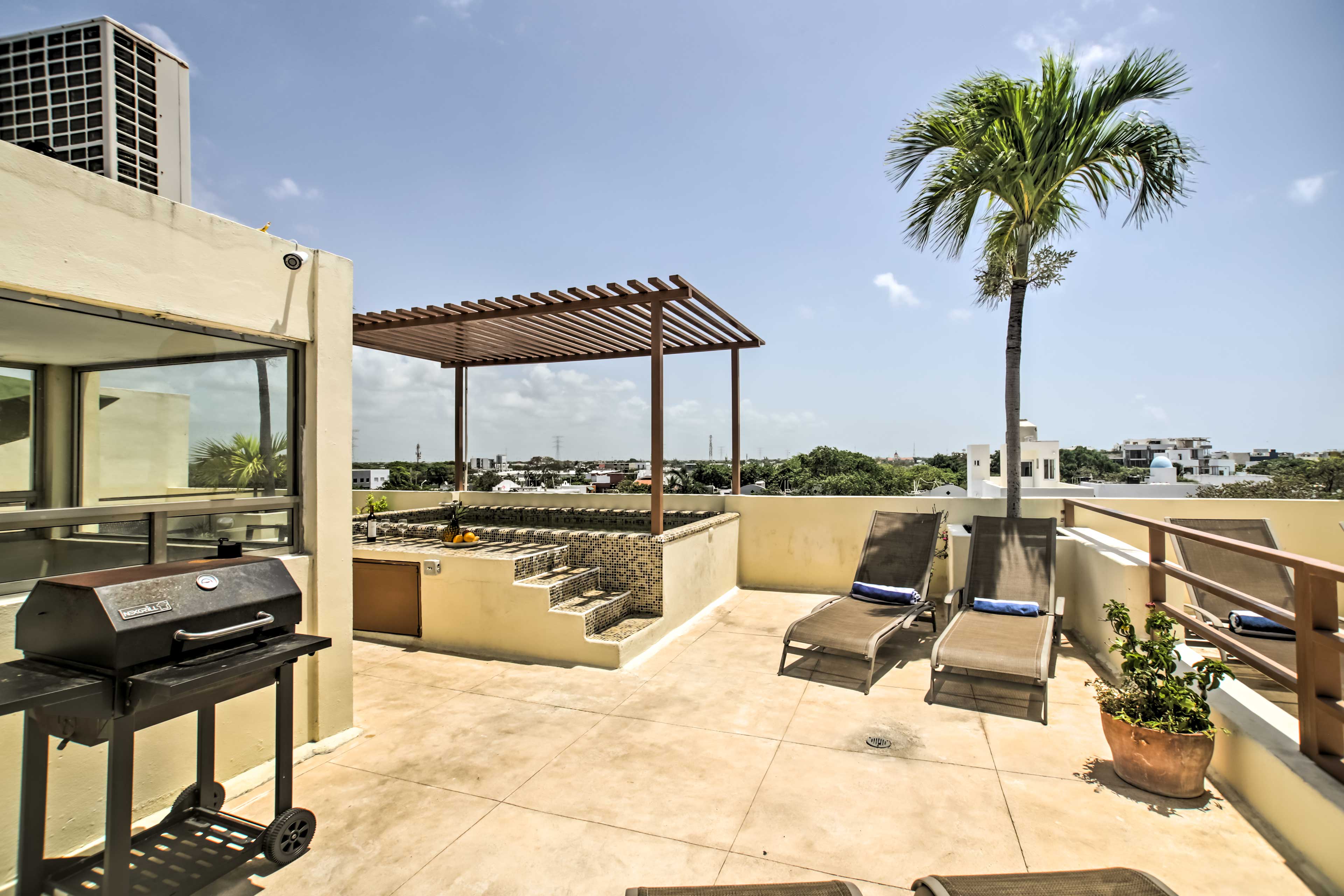 Privated Terrace | Outdoor Pool | Lounge Seating