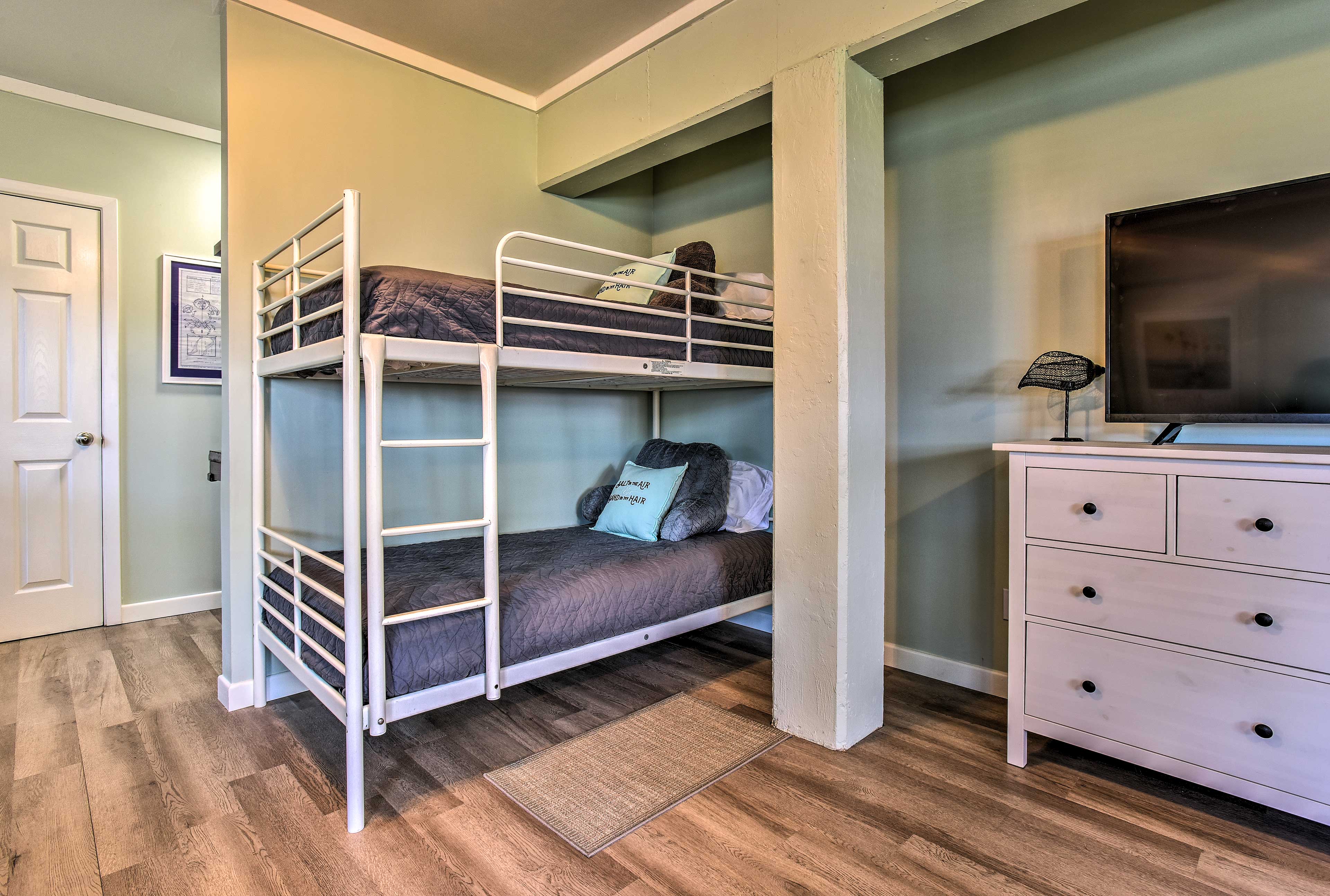 Twin Bunkbed