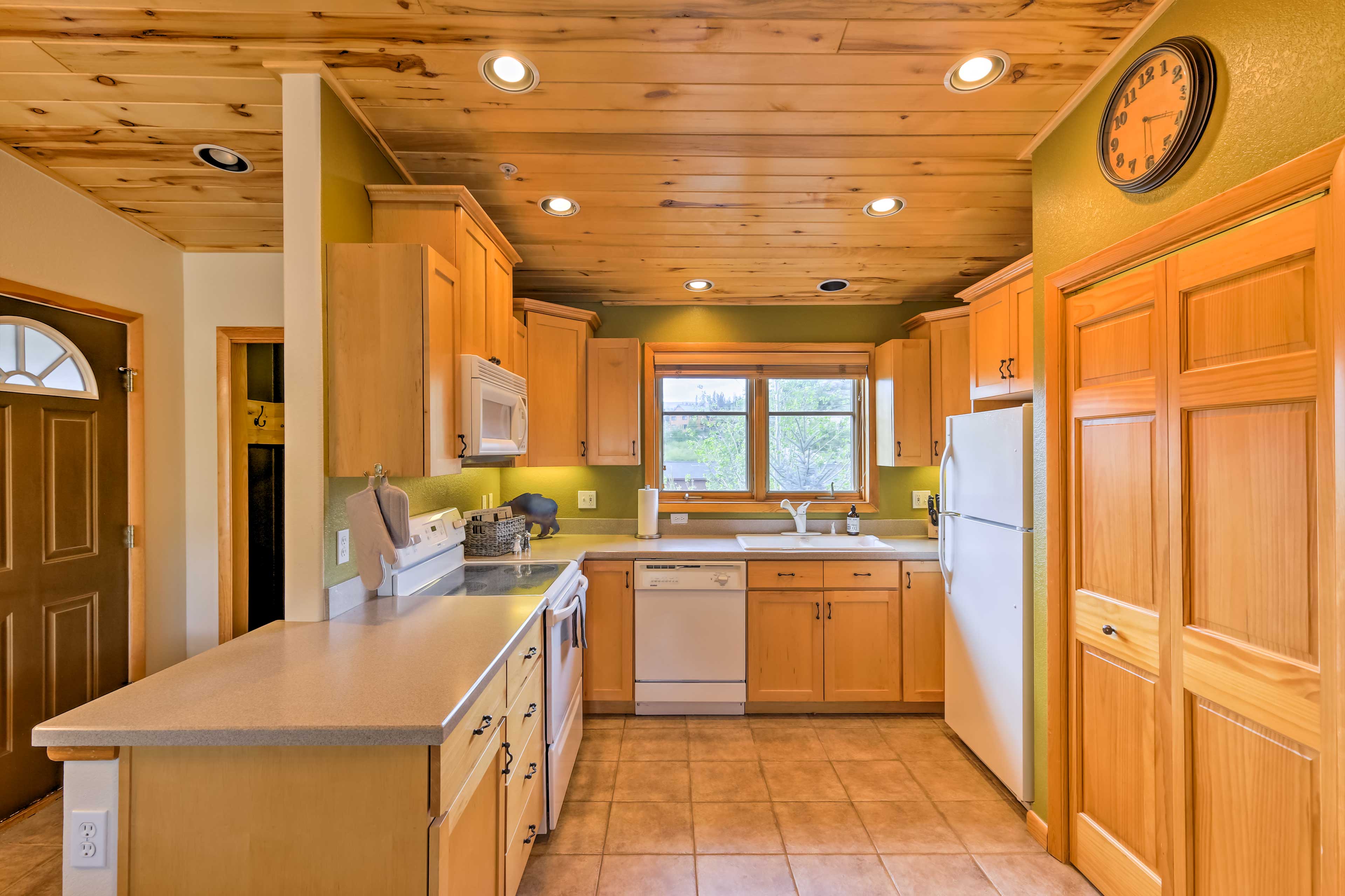 Kitchen | Fully Equipped