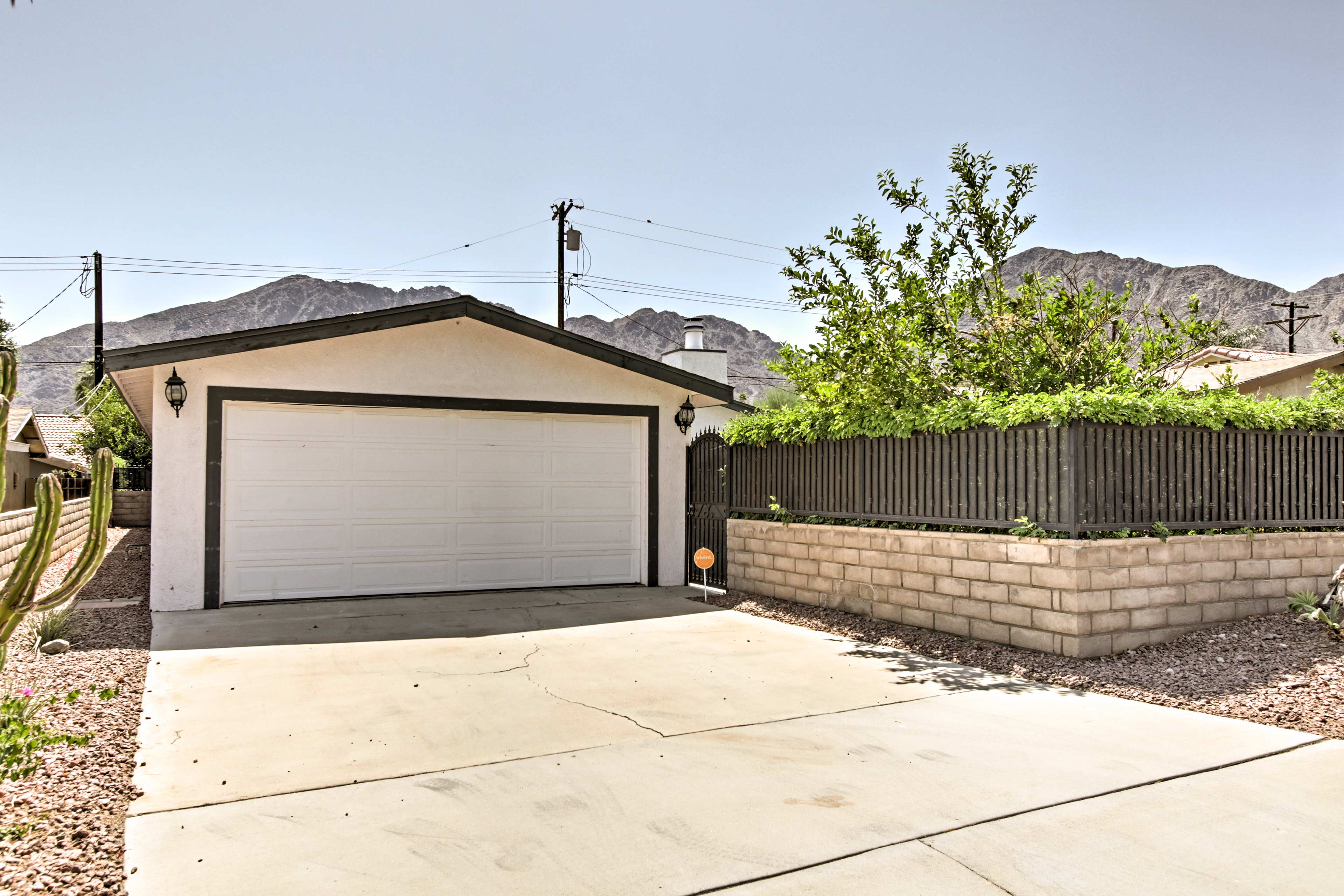 Parking | Driveway (2 Vehicles)