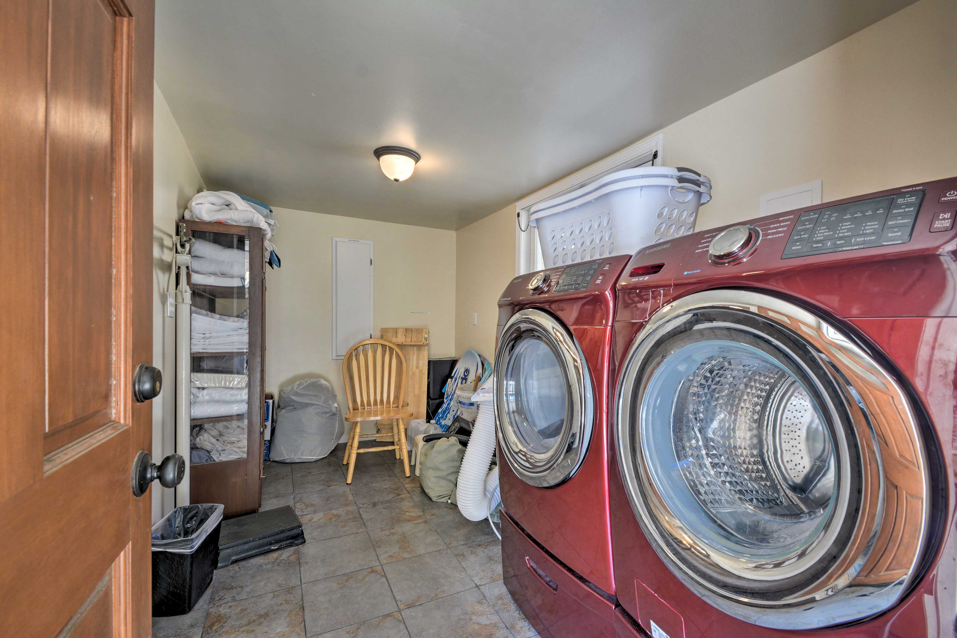 Laundry Room | Washer & Dryer