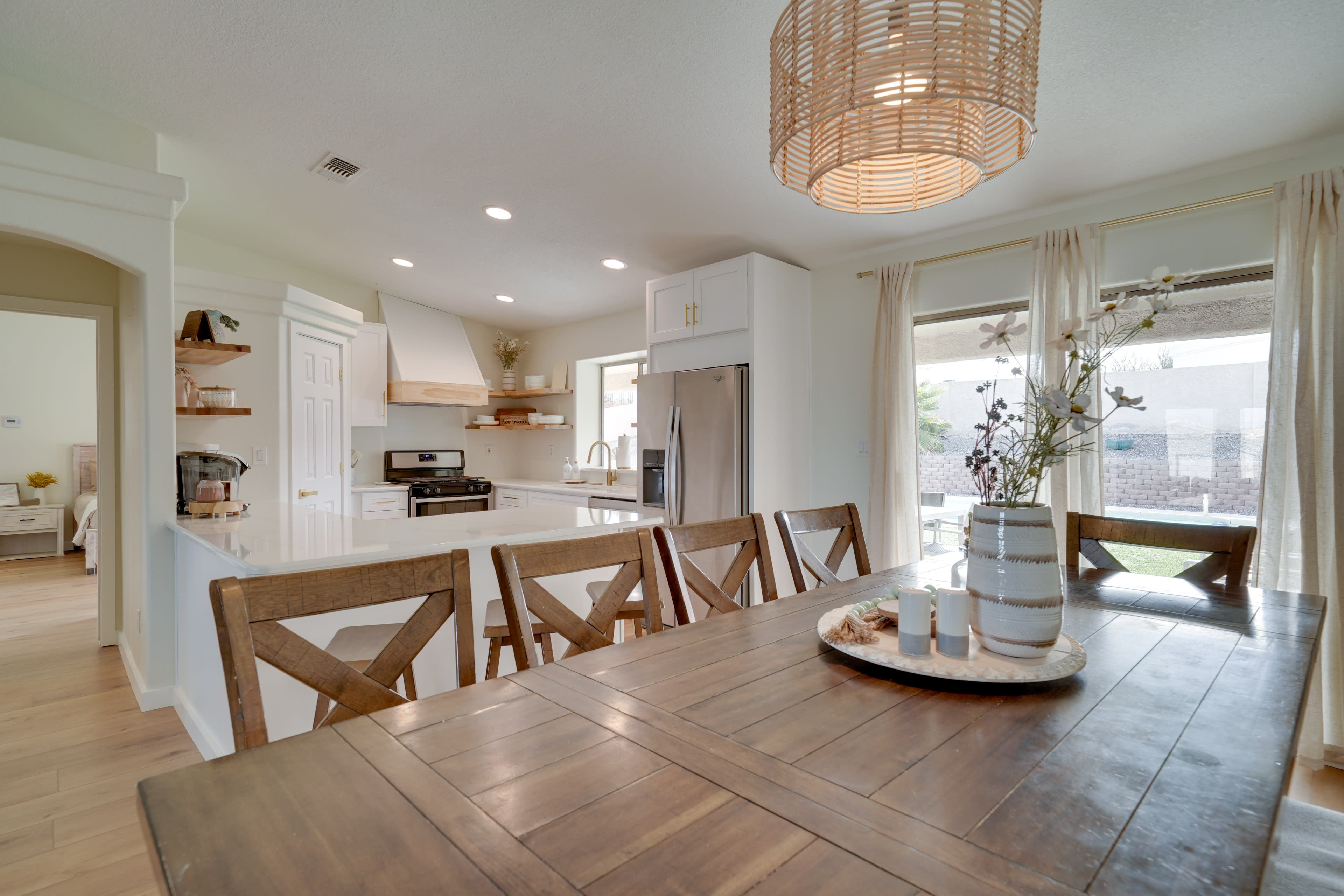 Dining Area | Dishes & Flatware Provided