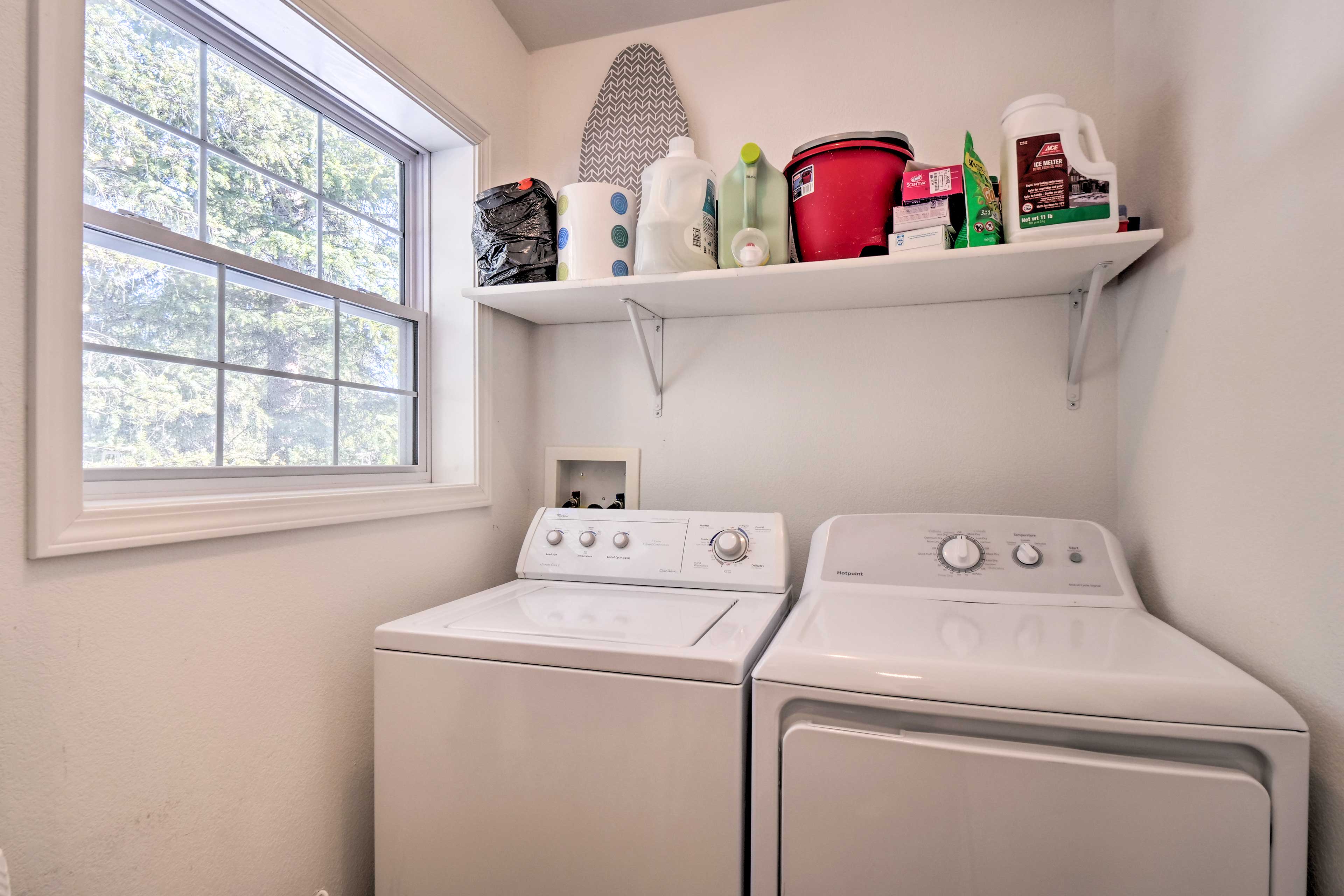 Laundry Room | Washer & Dryer