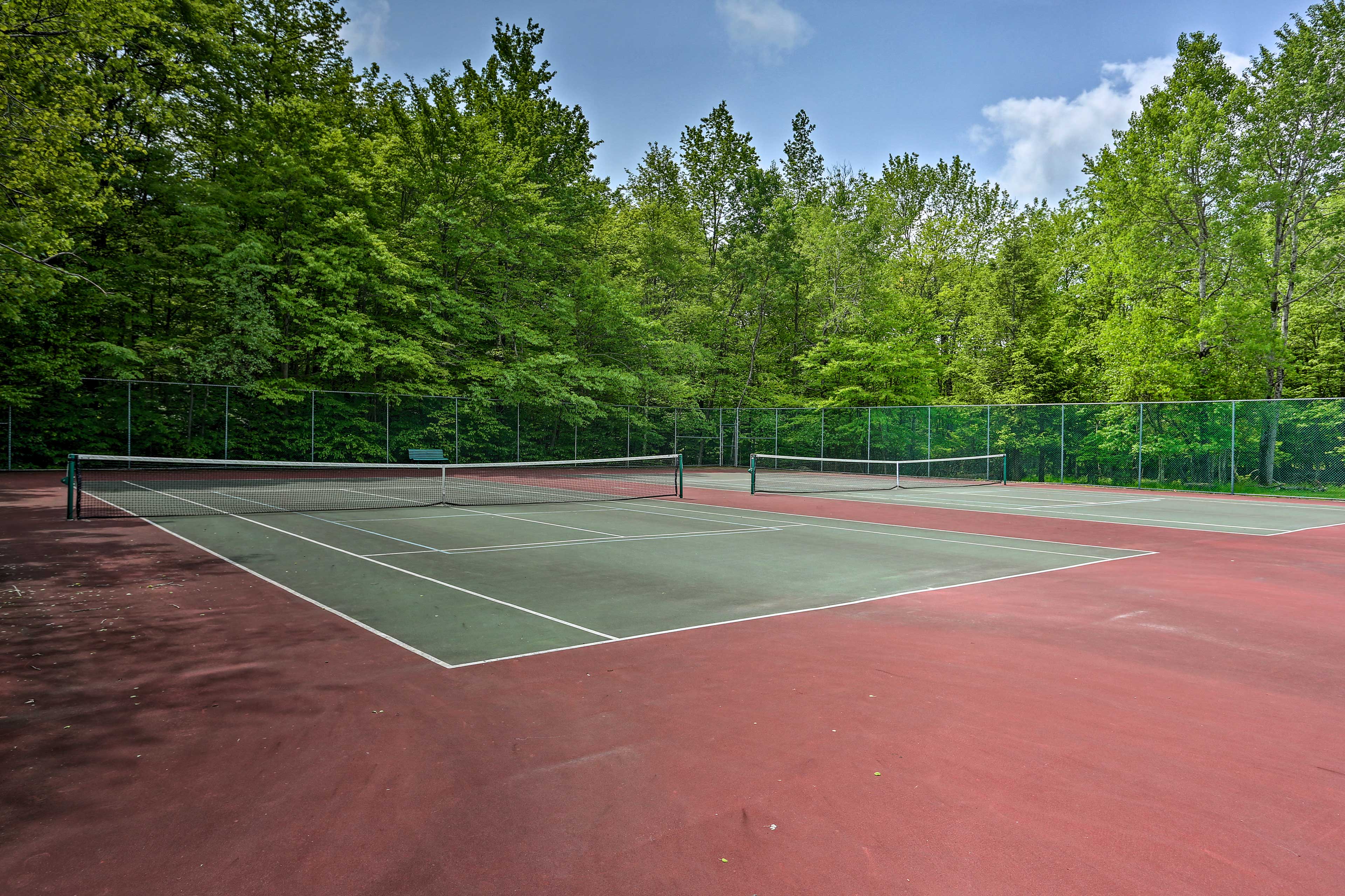 Arrowhead Lake Community Amenities