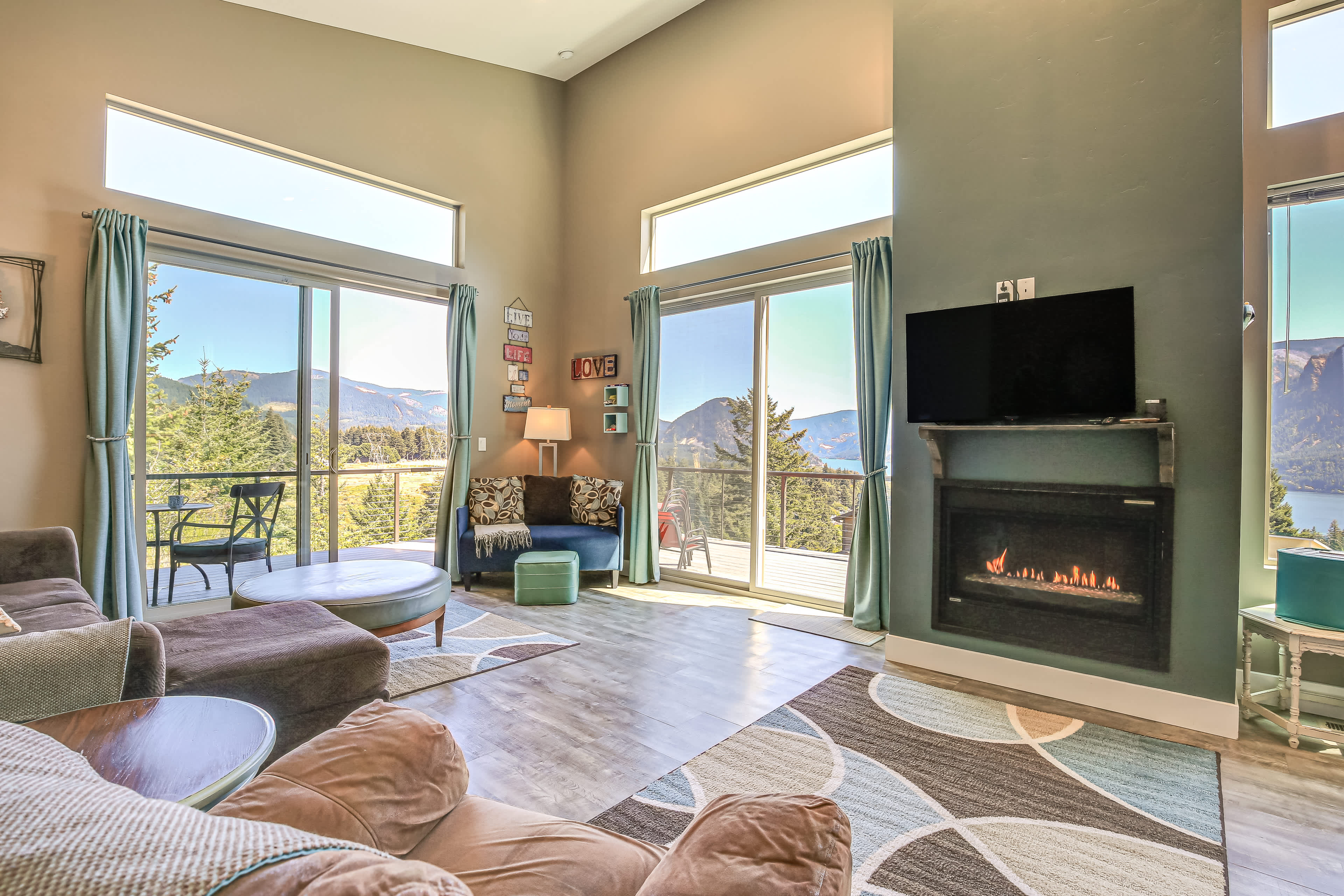 Main Living Space | Mountian Views