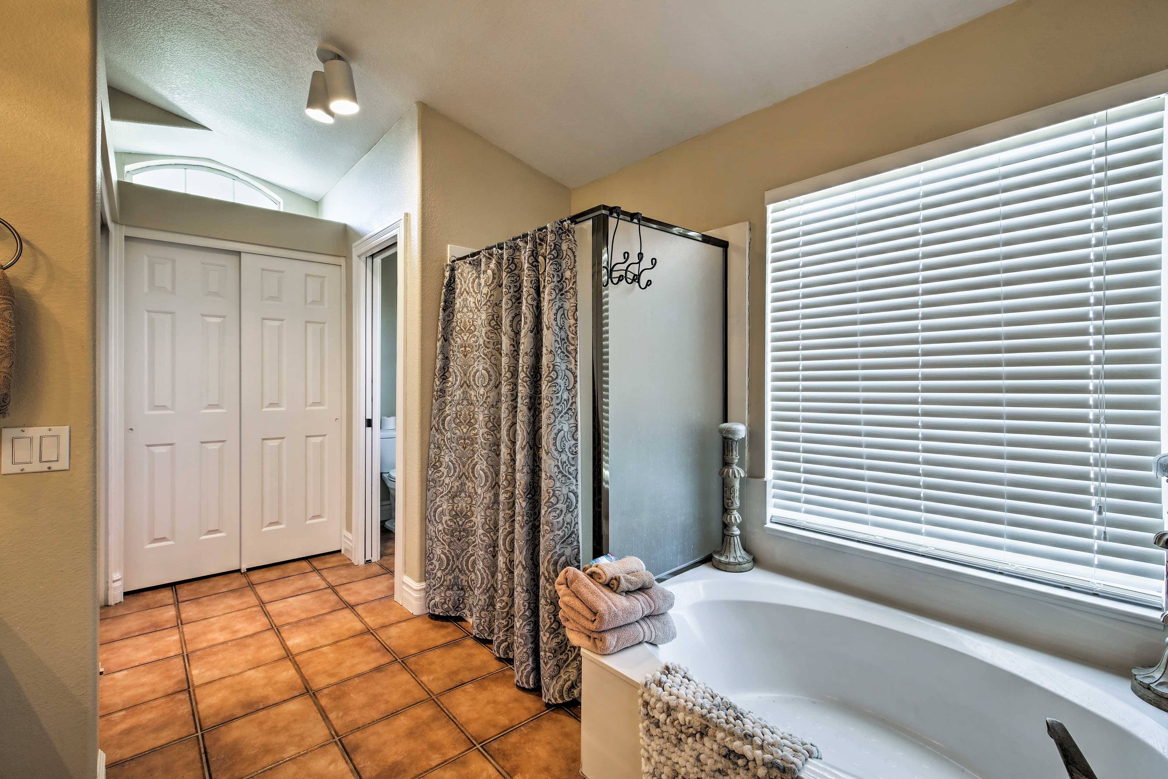 En-Suite Bathroom | Soaking Tub | Walk-In Shower