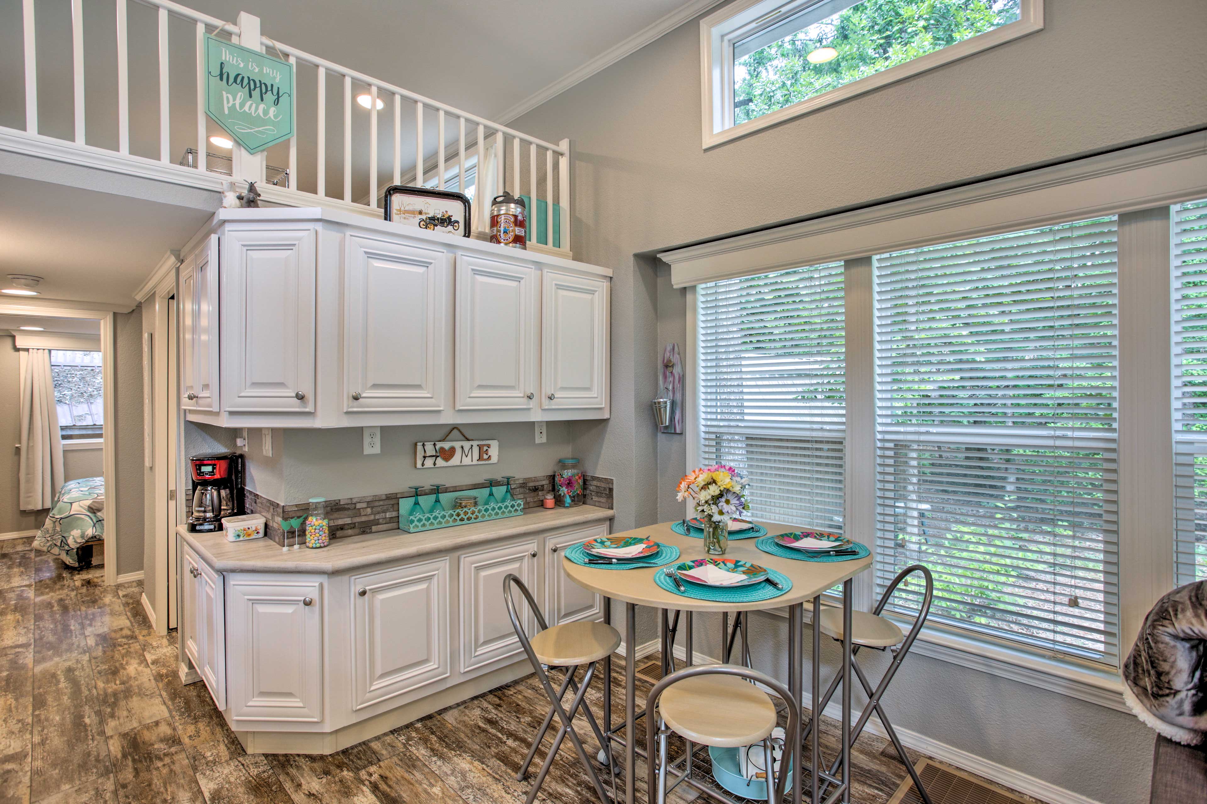 Dining Area | Dishware & Flatware