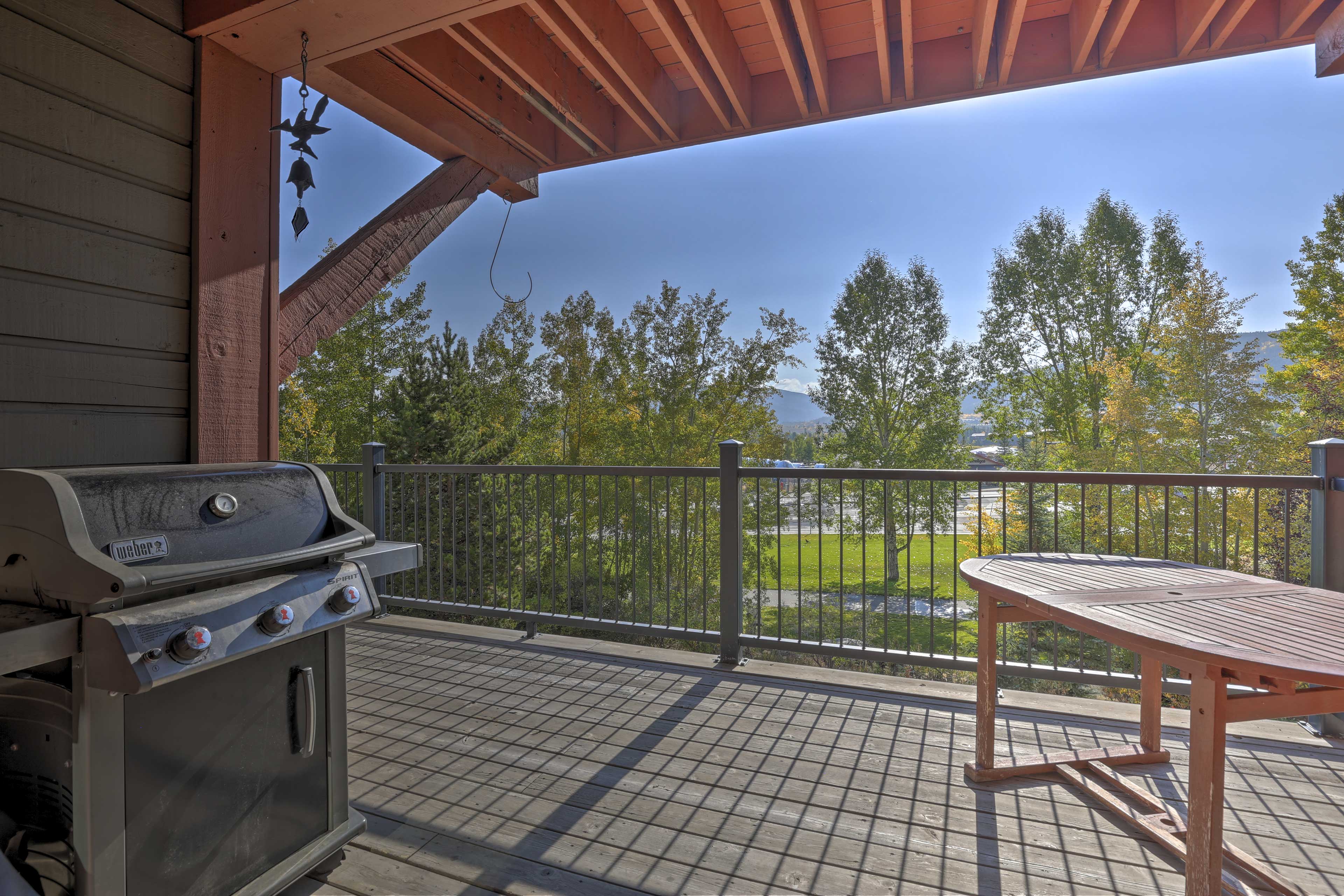 Private Deck | Gas Grill