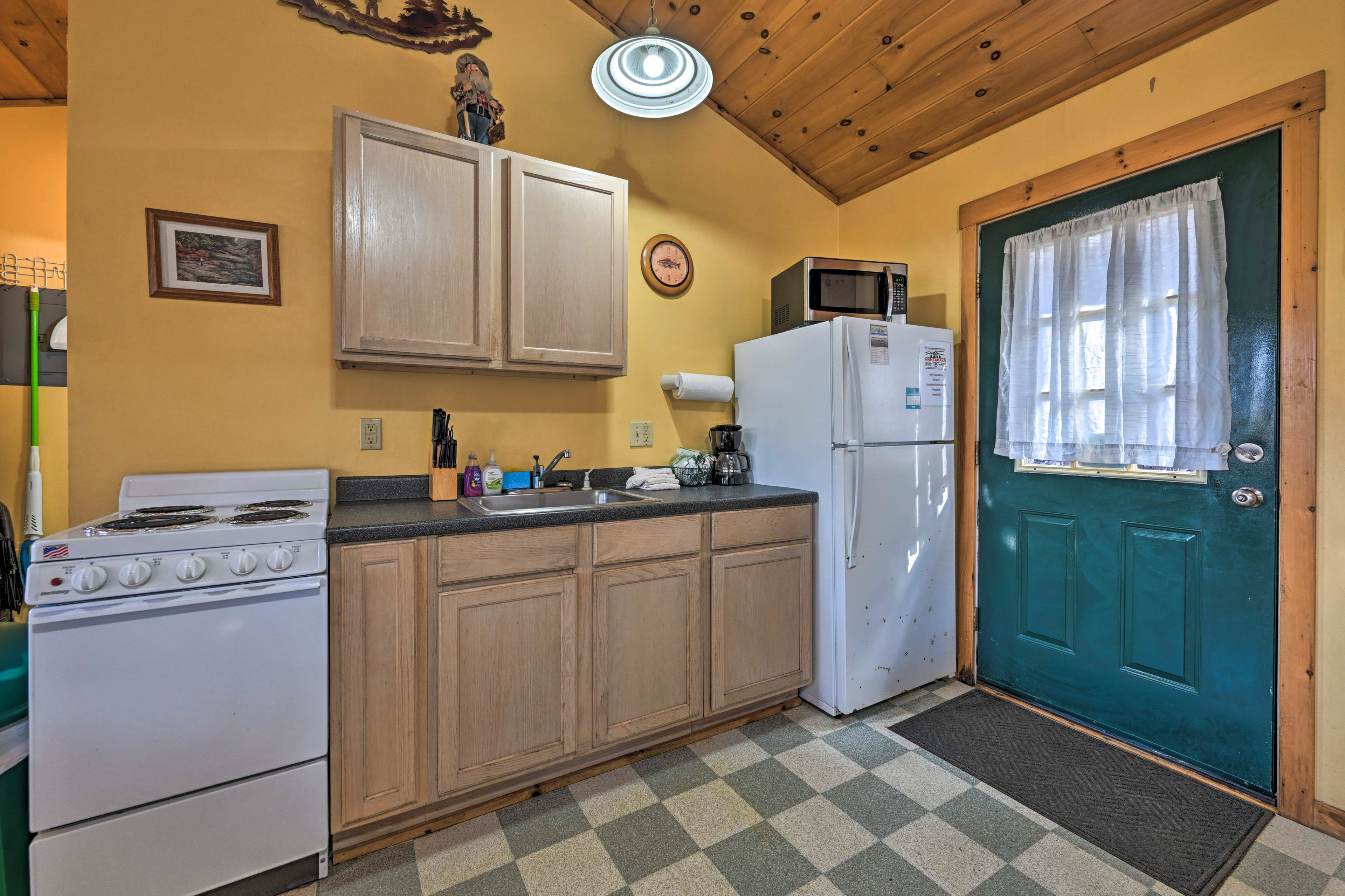 Studio Interior | Kitchen | Well-Equipped