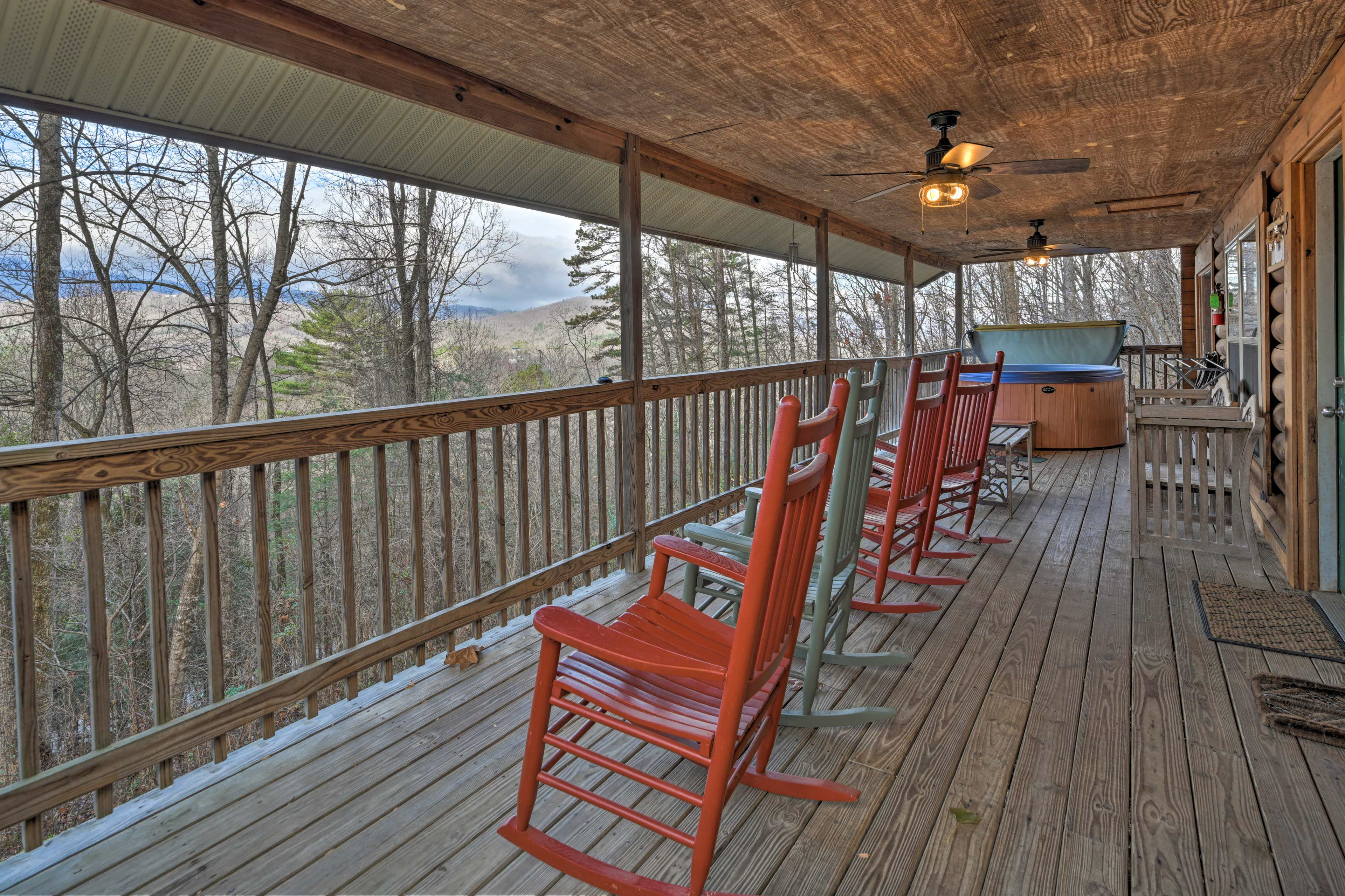 Bryson City Vacation Rental | 2BR | 2BA | 864 Sq Ft | Stairs to Access