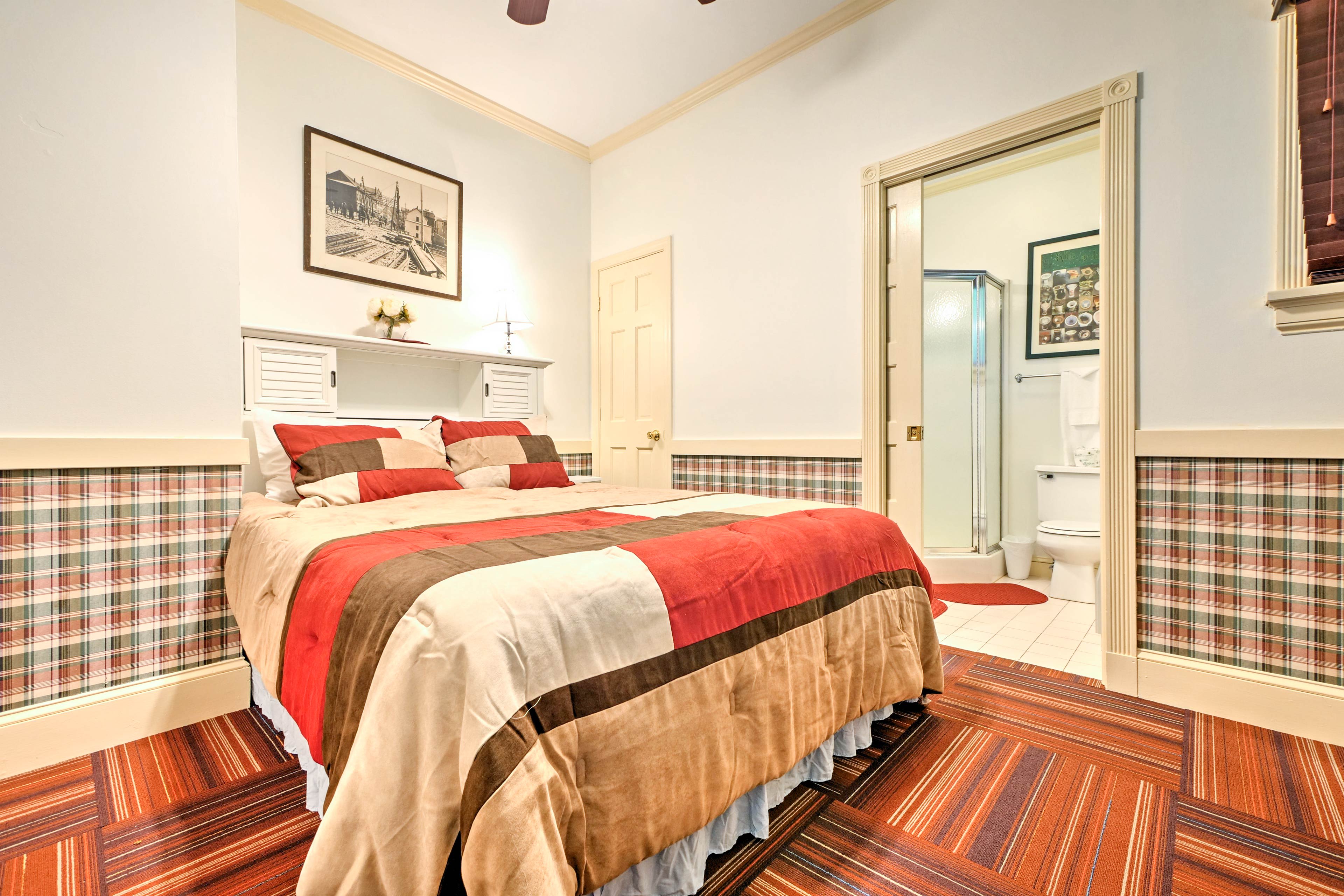 You'll find ideal sleeping arrangements between 6 spacious bedrooms.