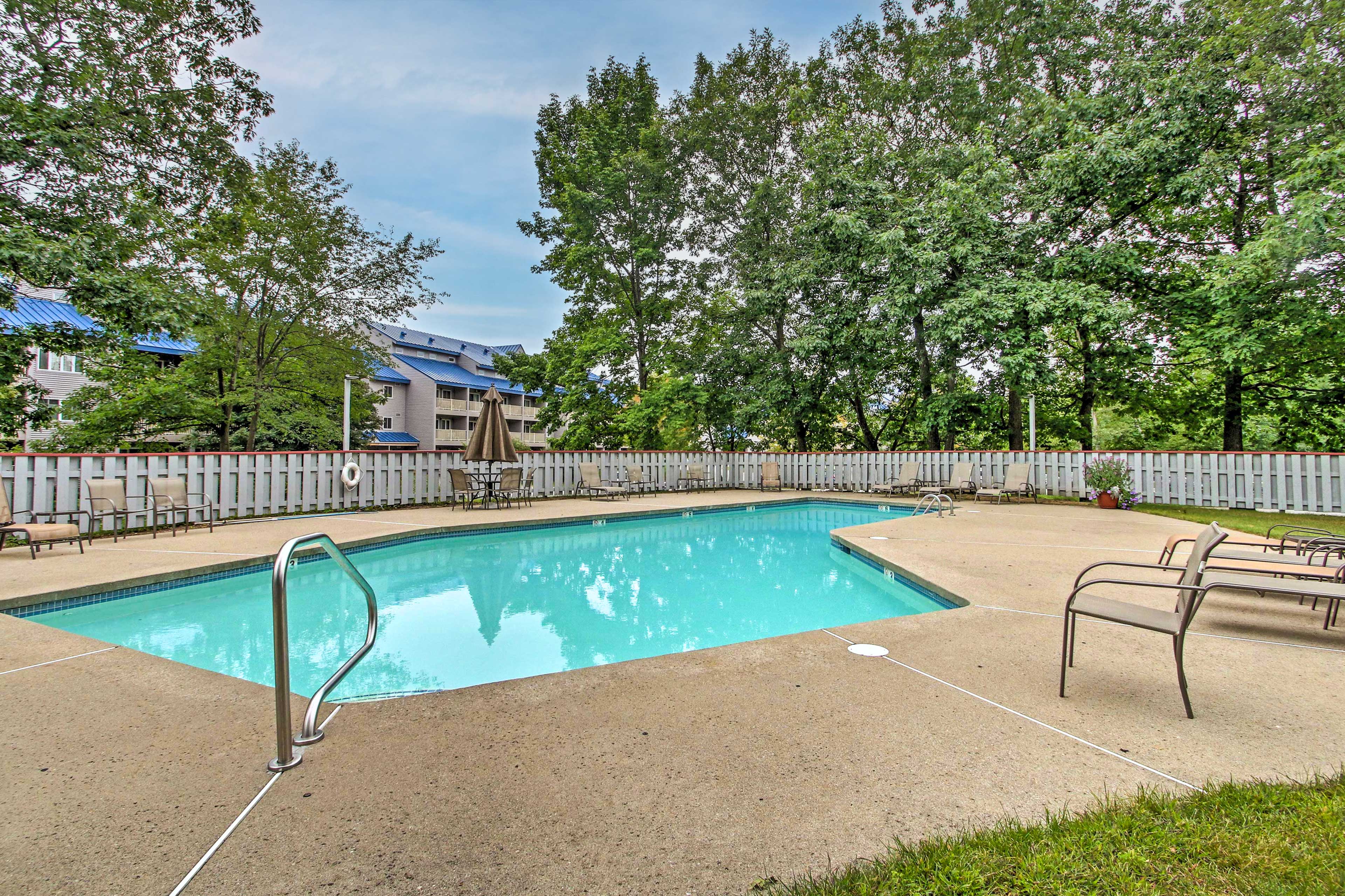 Community Amenities | Outdoor Pool