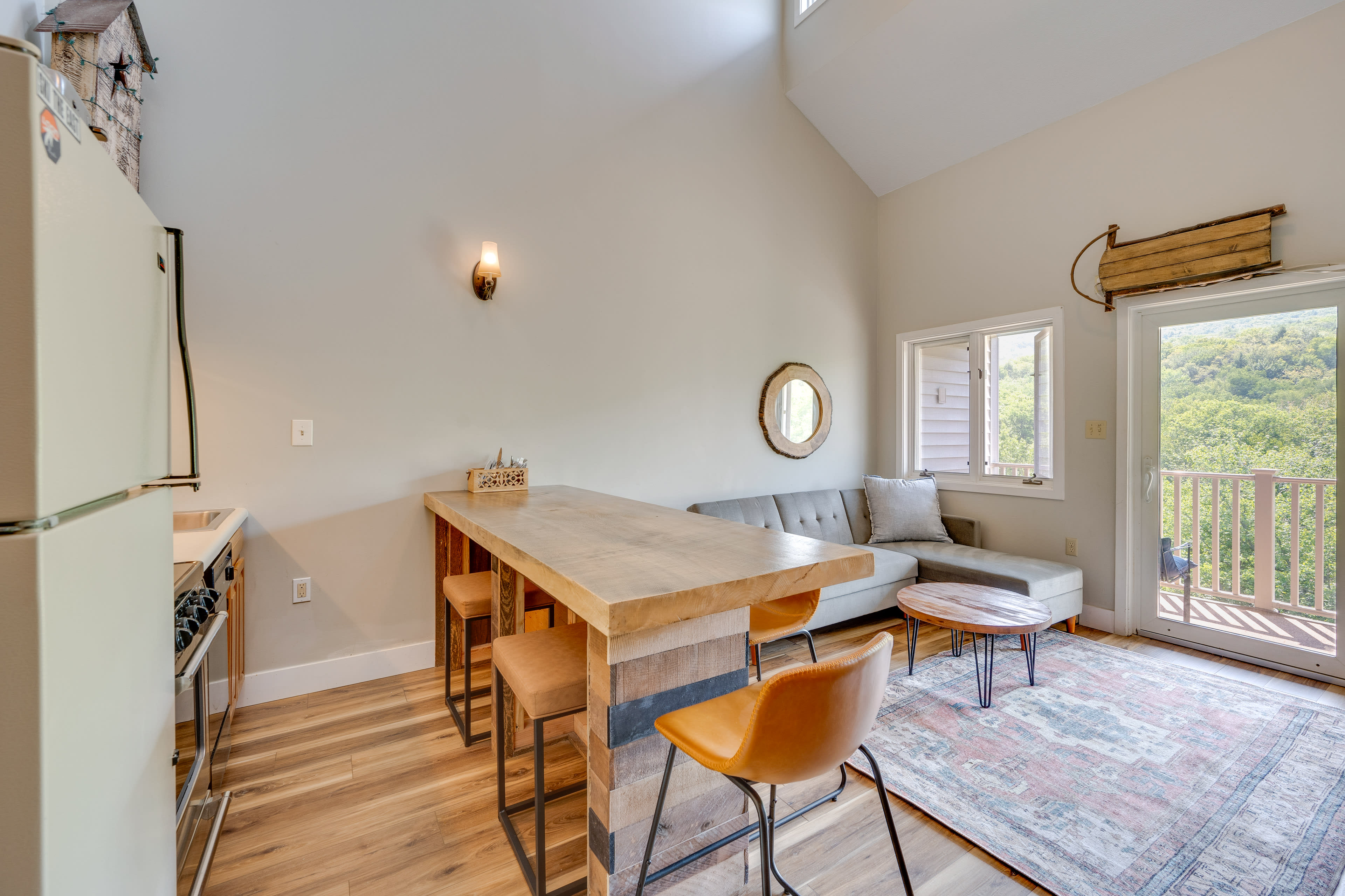 Dining Area | Dishware & Flatware