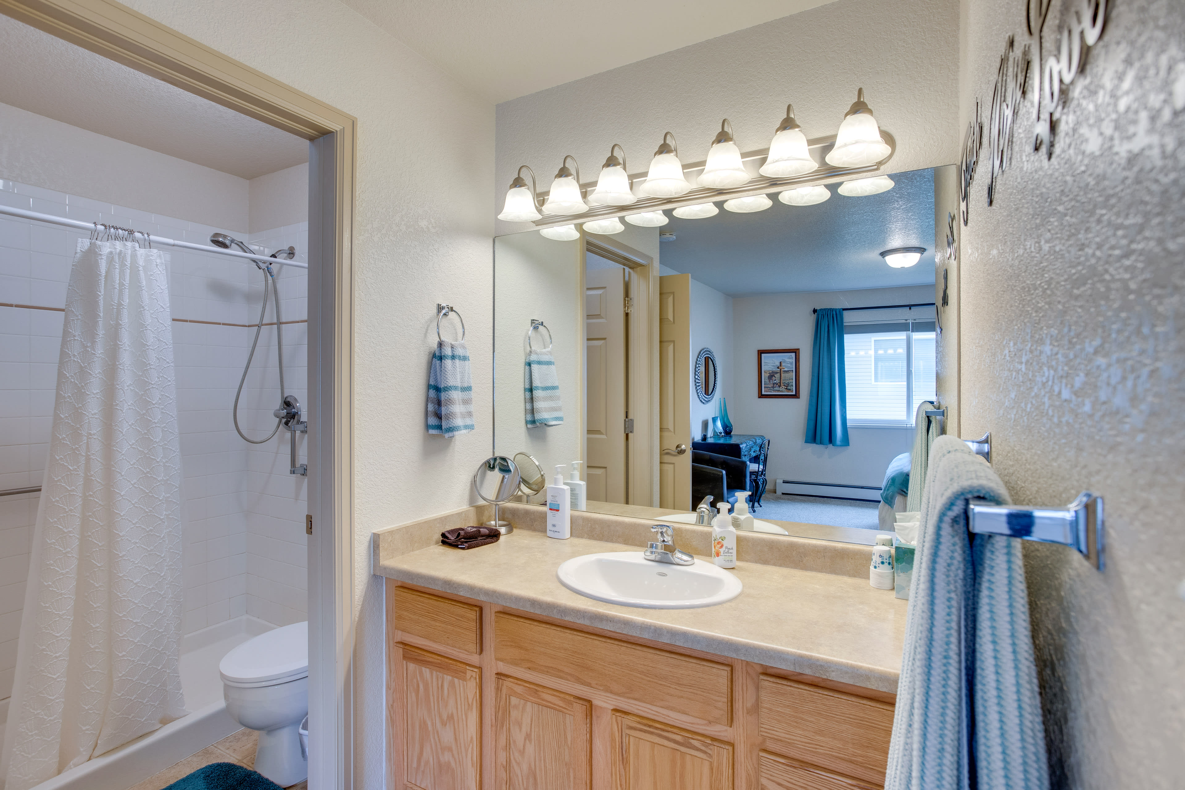 En-Suite Bathroom | Linens/Towels