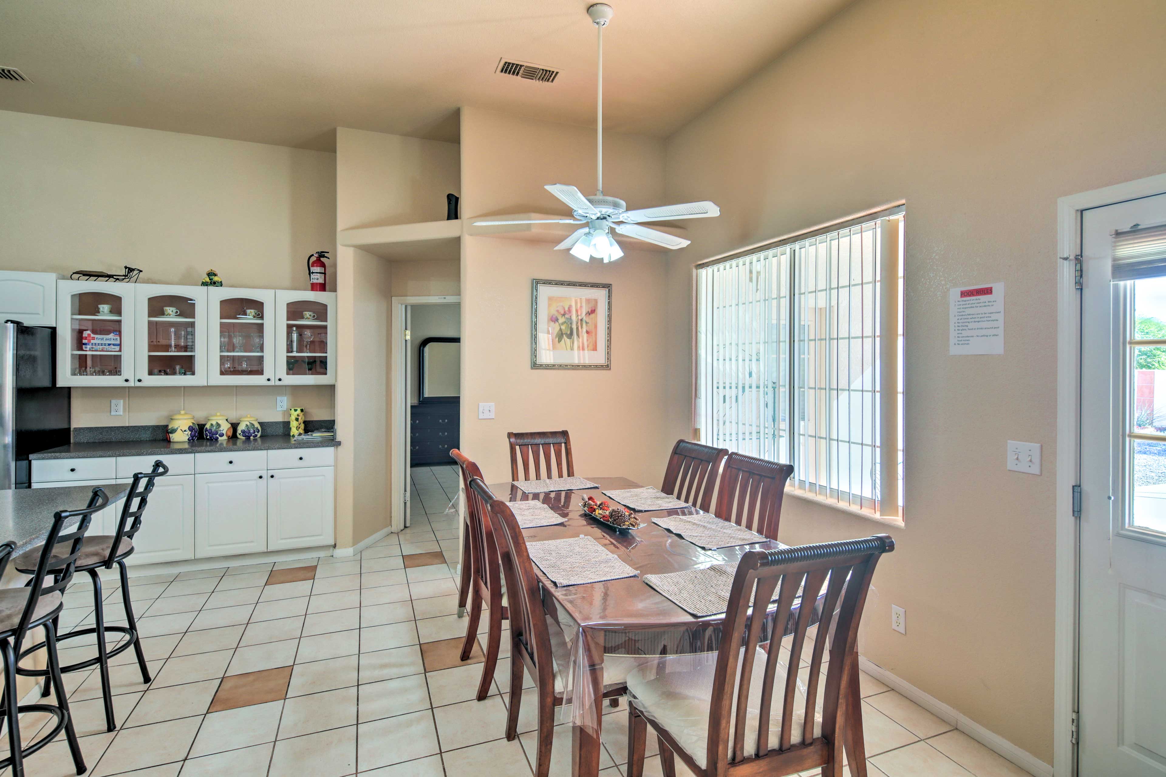 Dining Area | Dishware/Flatware Provided