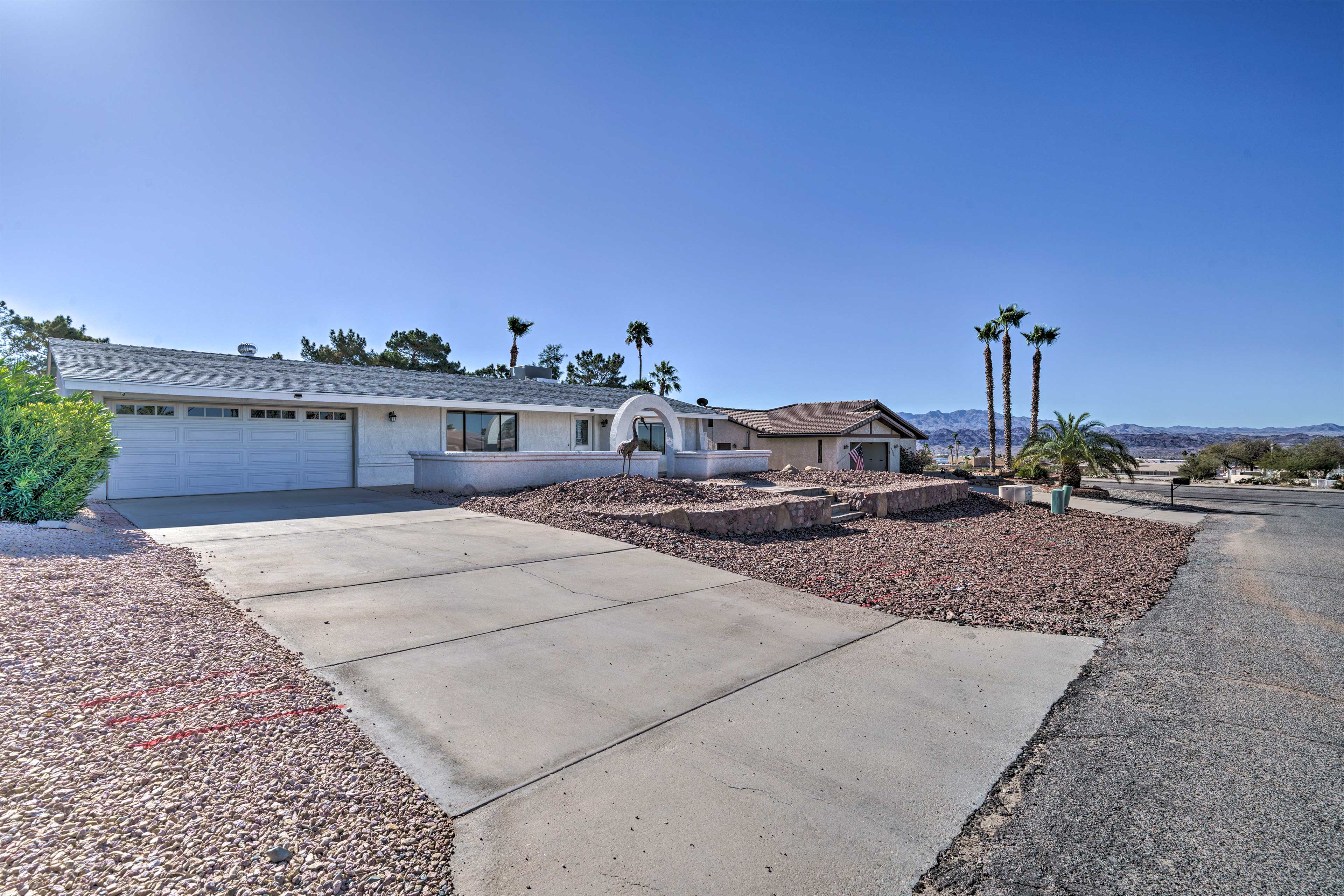 Parking | Driveway (4 Vehicles)