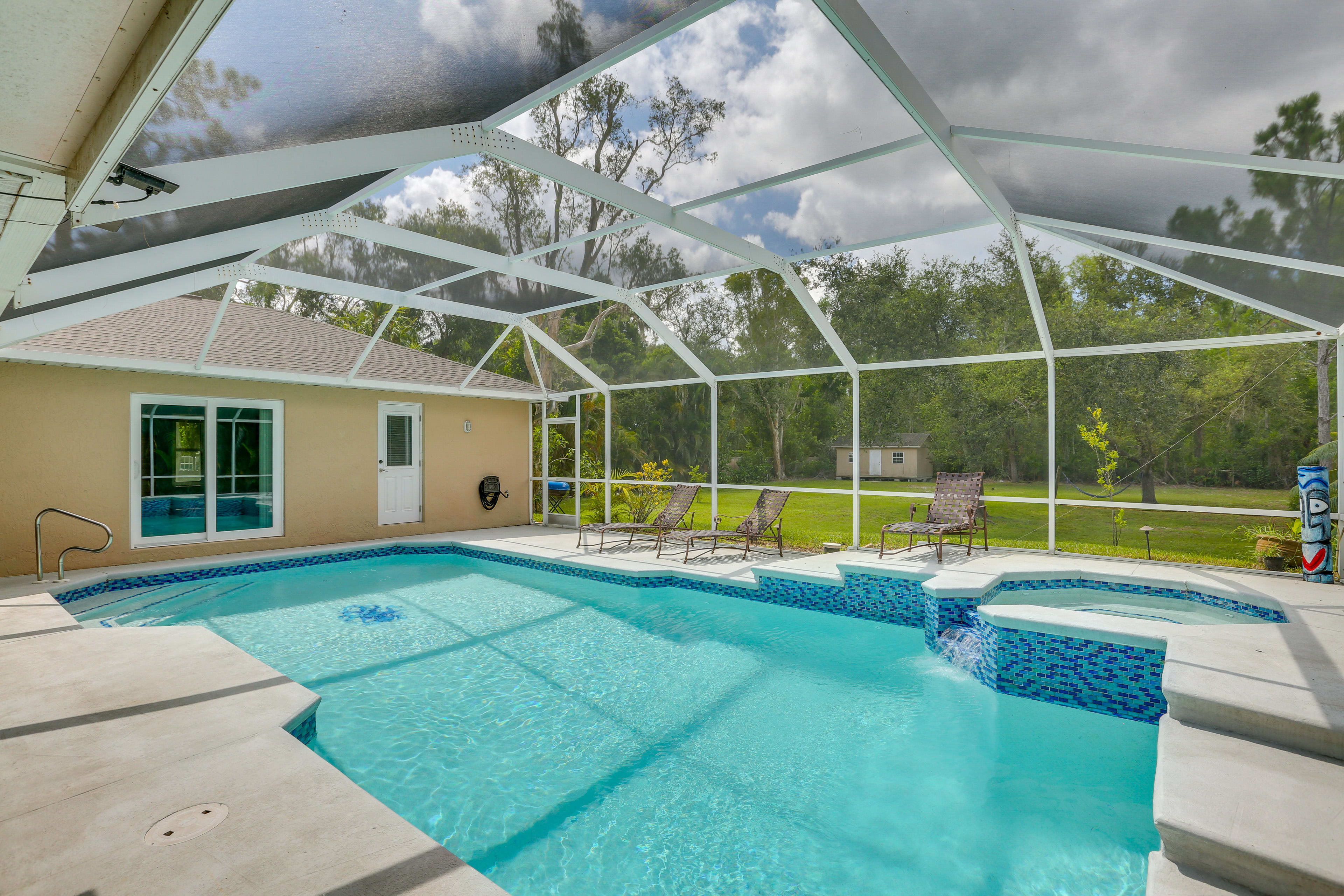 Private Screened Pool | Spa | Backyard