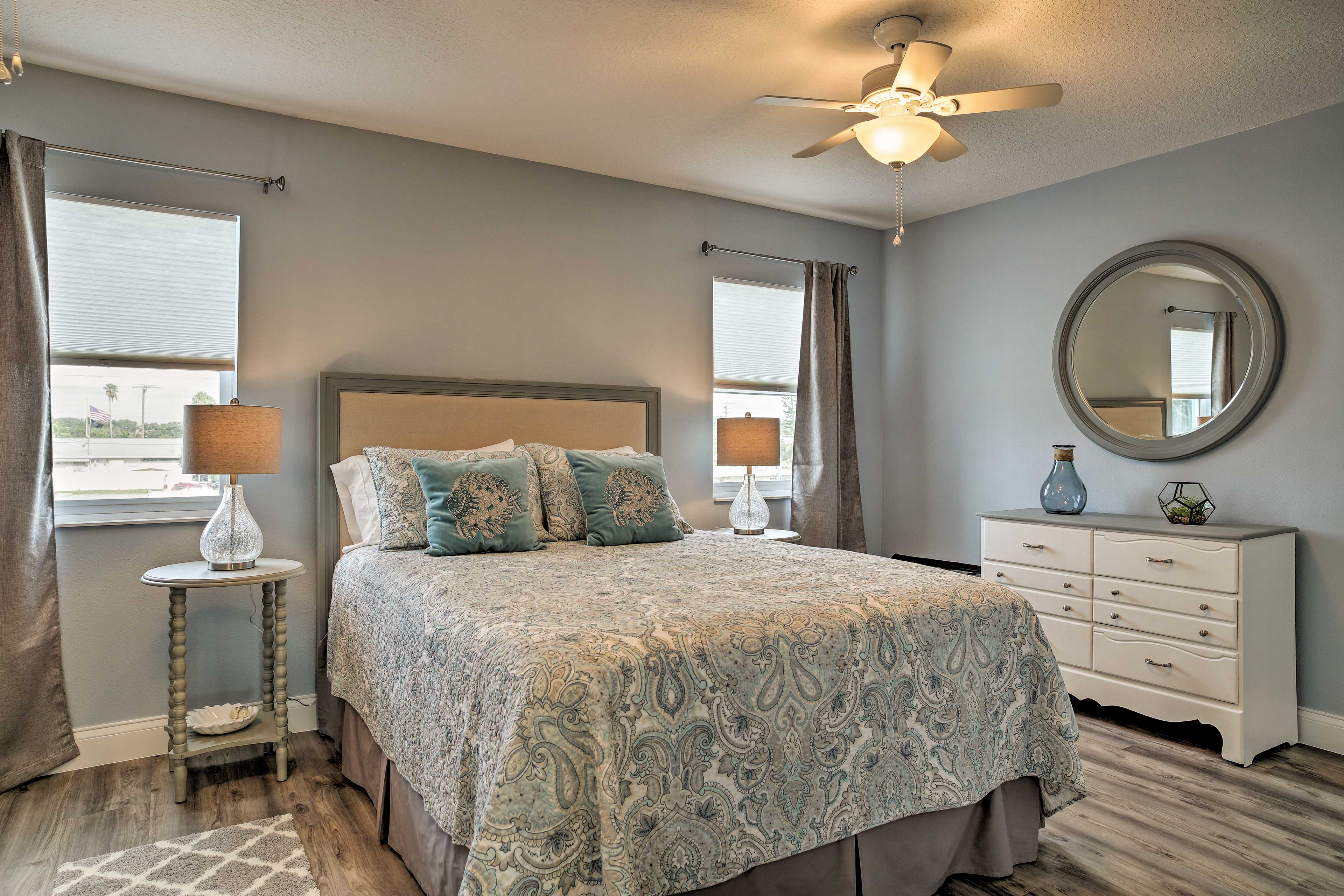 Bedroom 1 | Queen Bed | Linens Provided