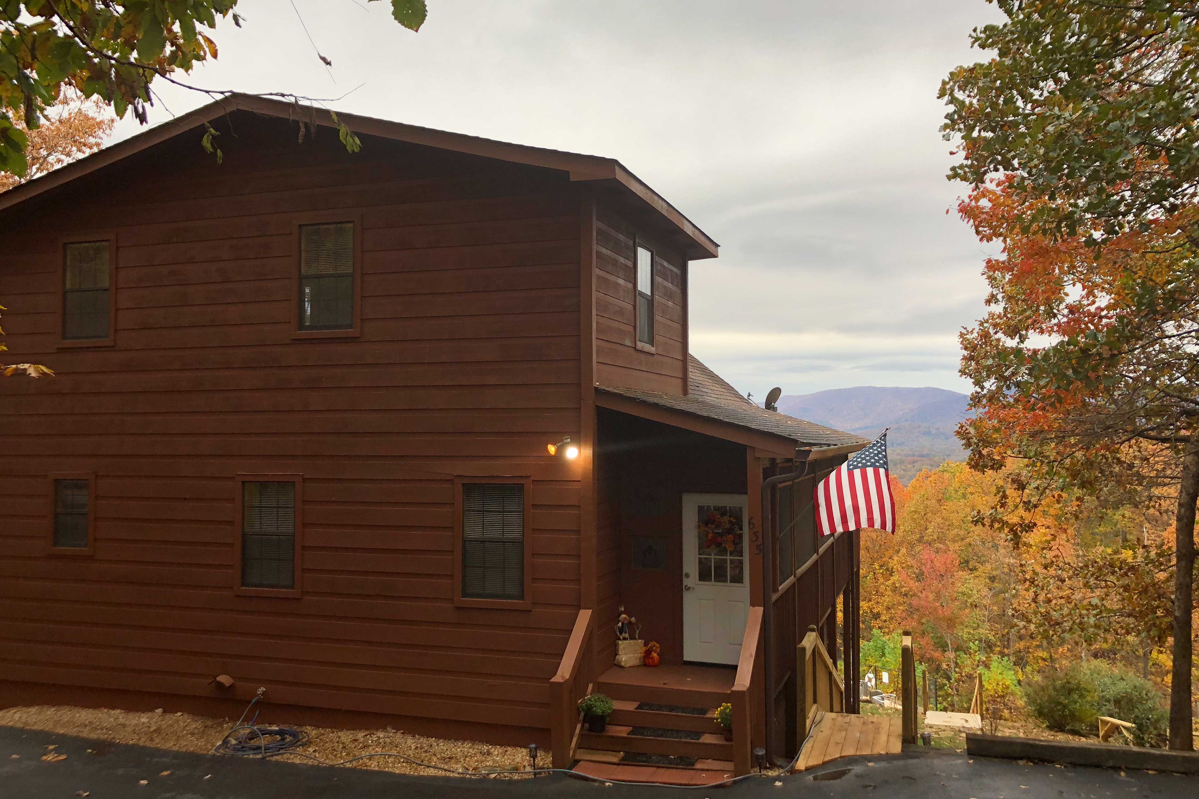 Cabin Exterior | Parking | Garage (2 Vehicles) | Driveway (2 Vehicles)