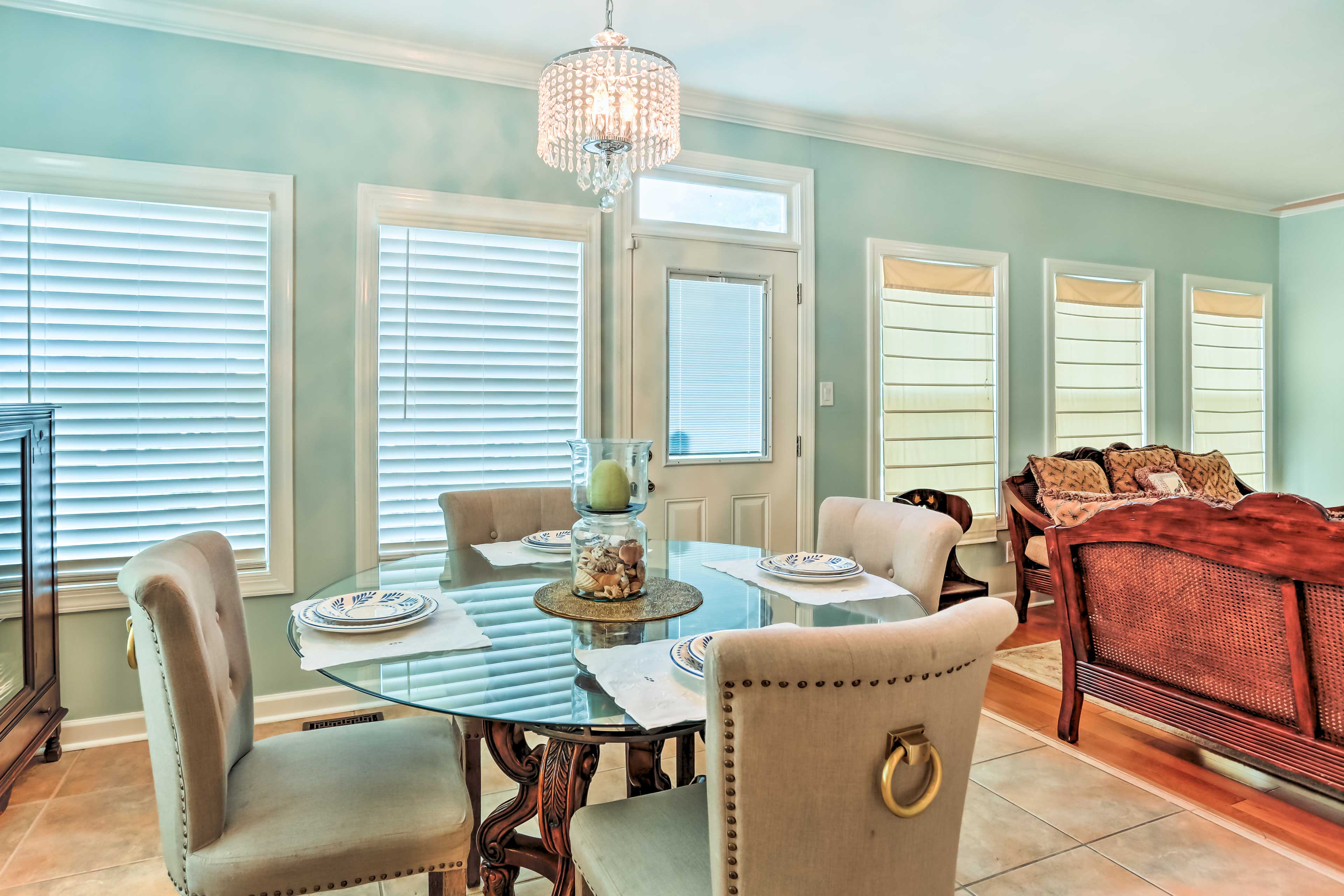 Dining Area | Dishware & Flatware