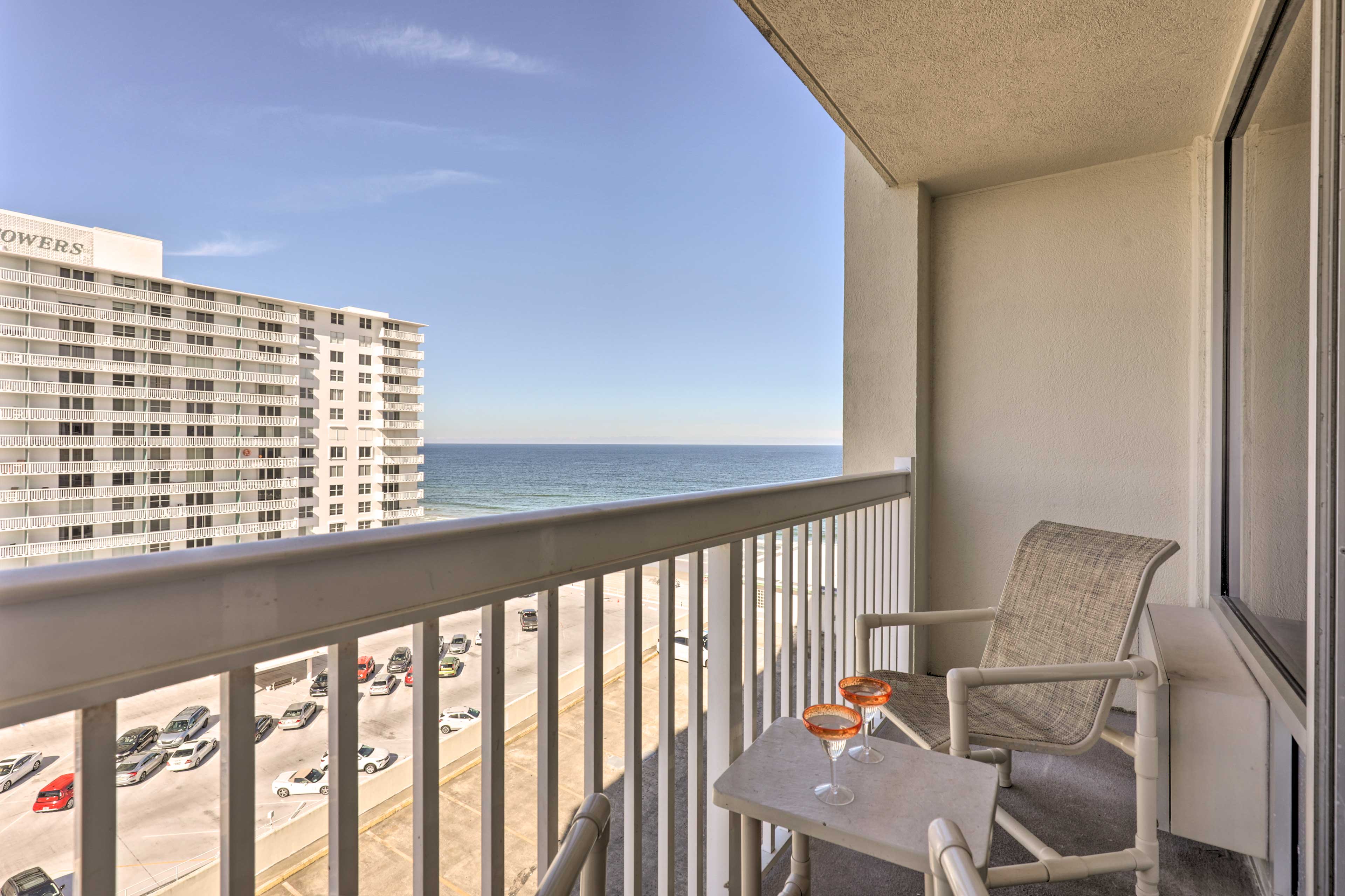 Daytona Beach Vacation Rental Condo | 1BR | 1BA | 682 Sq Ft | Resort Access