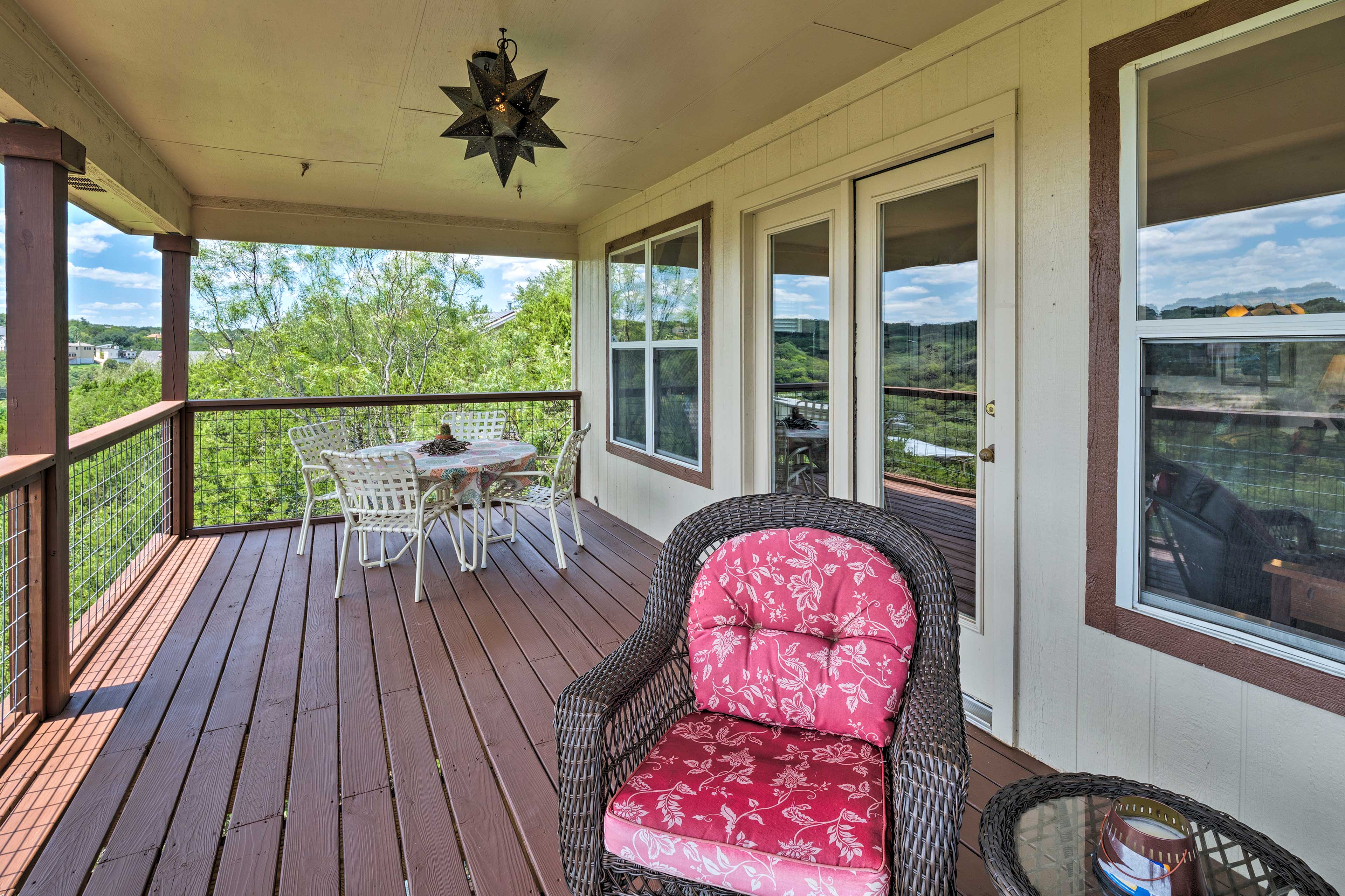 Outdoor Space | Private Deck | Gas Grill