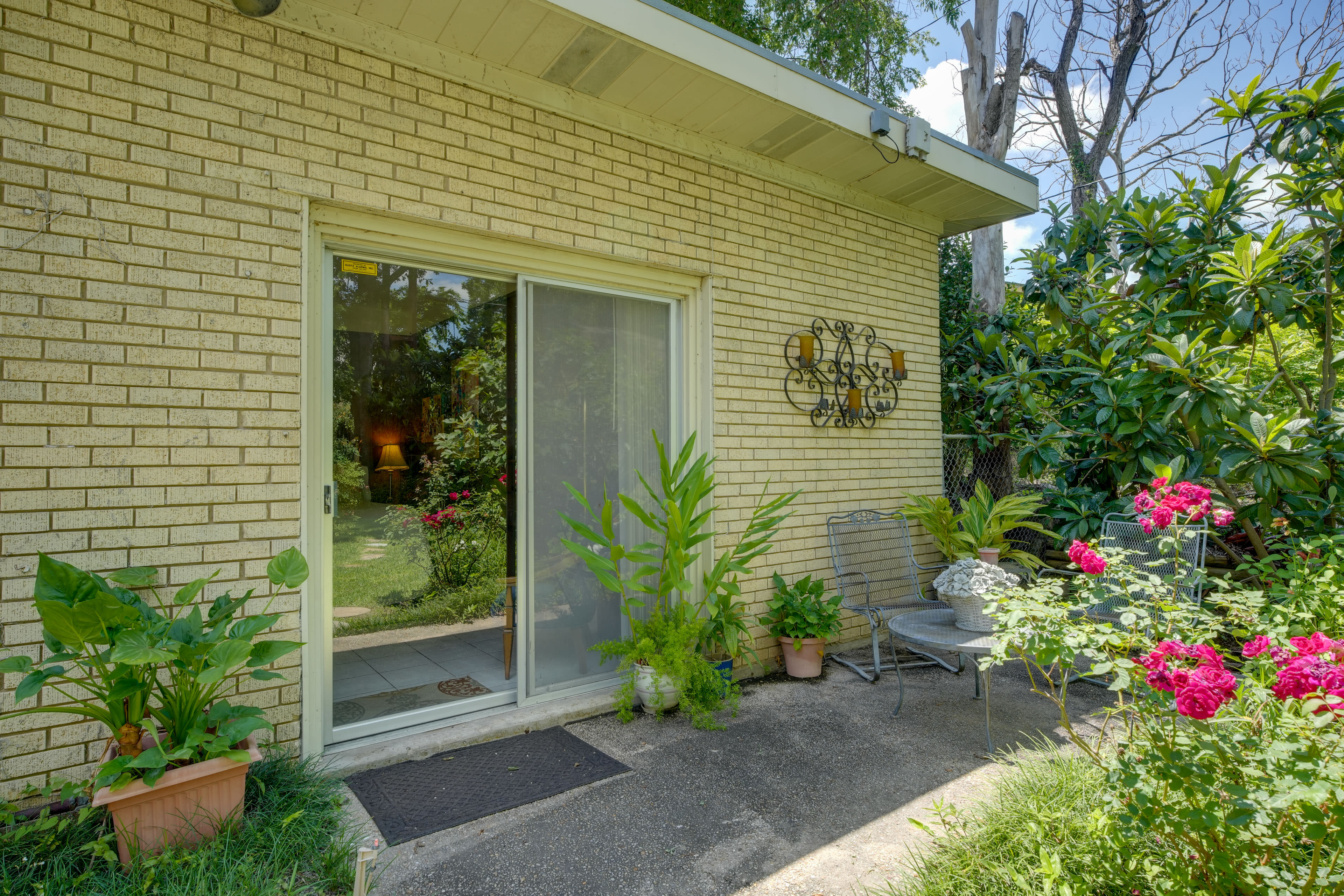 Private Patio | Gas Grill